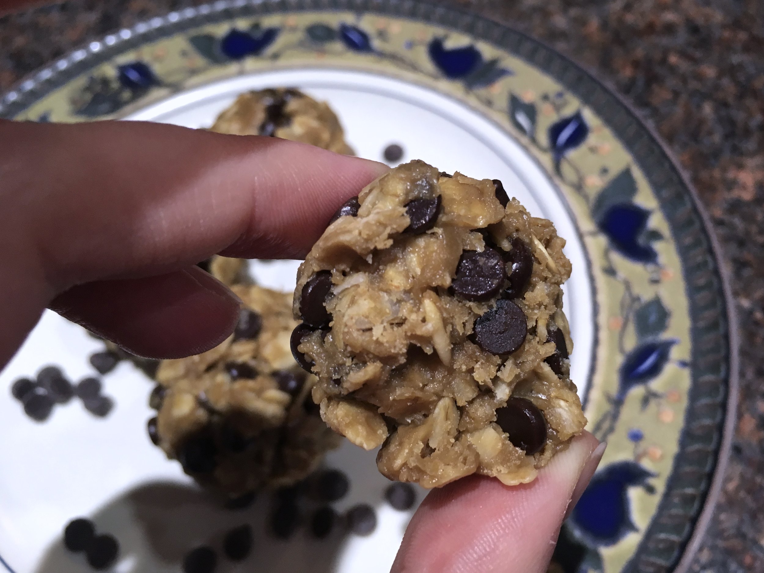 No-Bake Low-FODMAP Chocolate Chip Cookie Balls Recipe