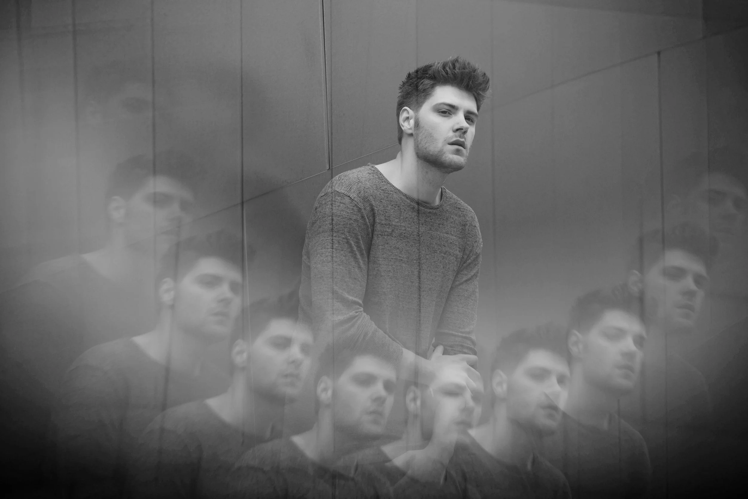 Singer & songwriter Charlie Rogers