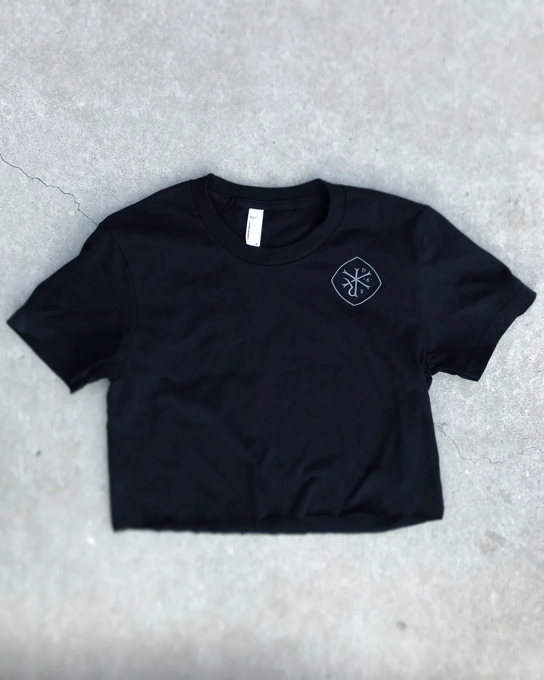 Republak® Signet - Crop Tee (Women's)