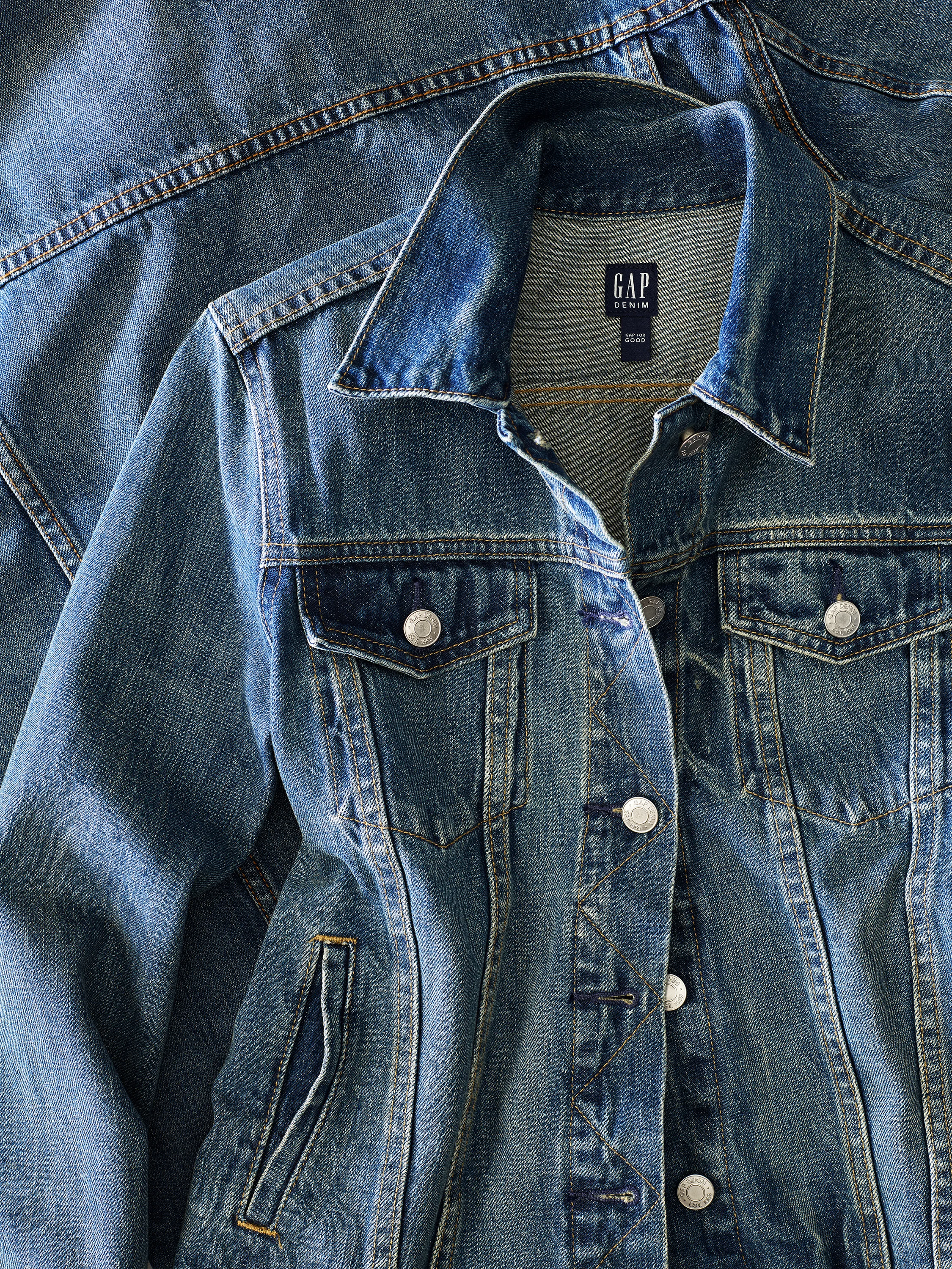 GAP_Jackets_ALL_19_SP1_GOL_SL_FEBWINDOWS_DENIM_JACKETS_1_0262_WB copy.jpg