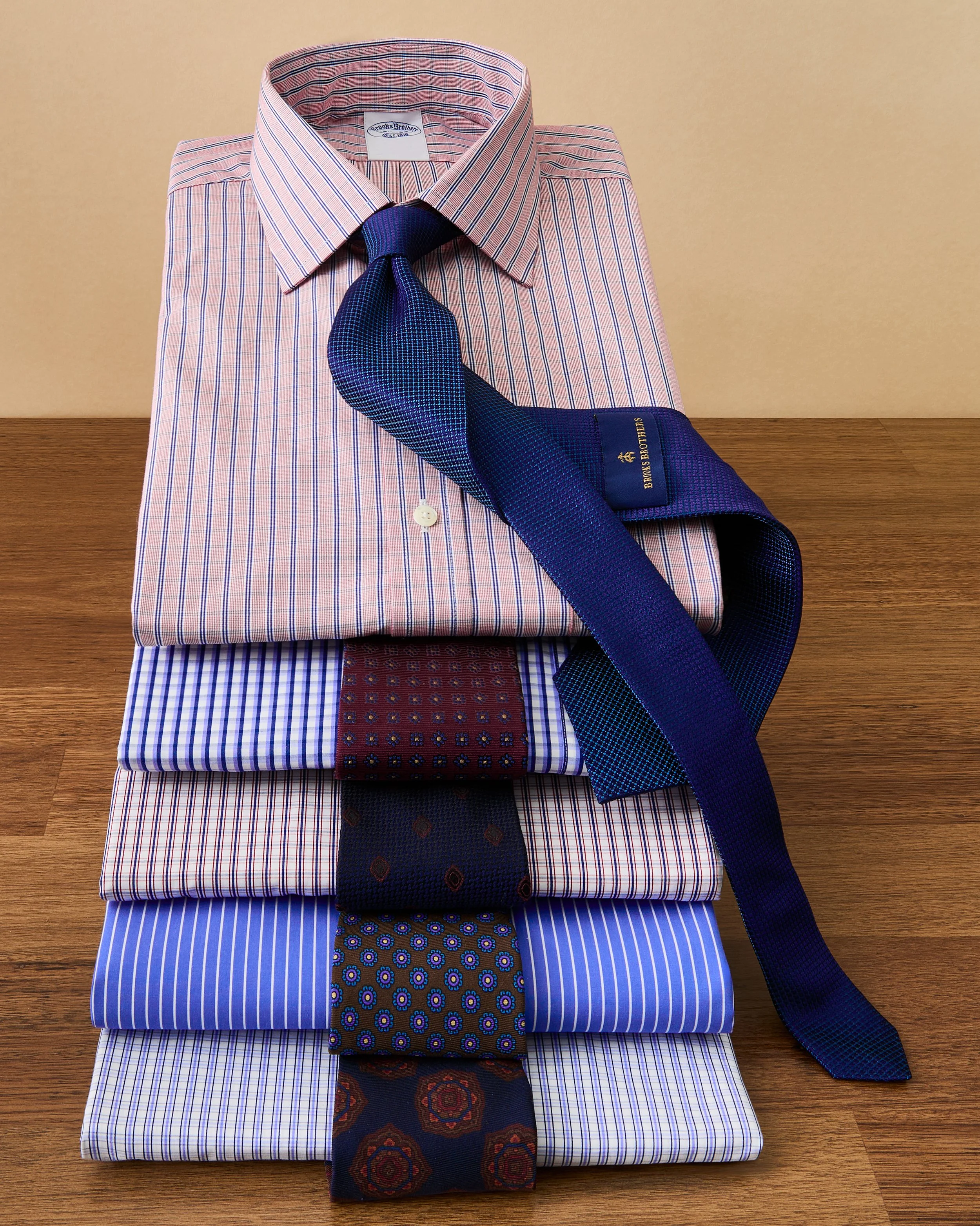 AUG_M_REG-FINISH_DRESS-SHIRTS_0330_STACK.jpg