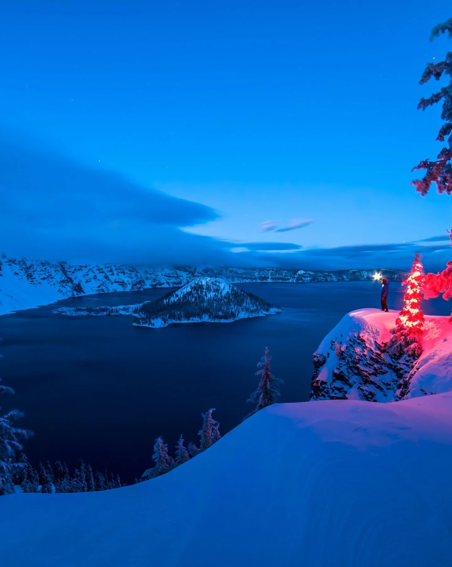 THE BEST family tradition will continue this year as the girls and I go find our wild Christmas tree, light it up, and enjoy our wild places building memories that last a lifetime. Have a glorious weekend friends.

#wearestillwild #funhogging #wildch