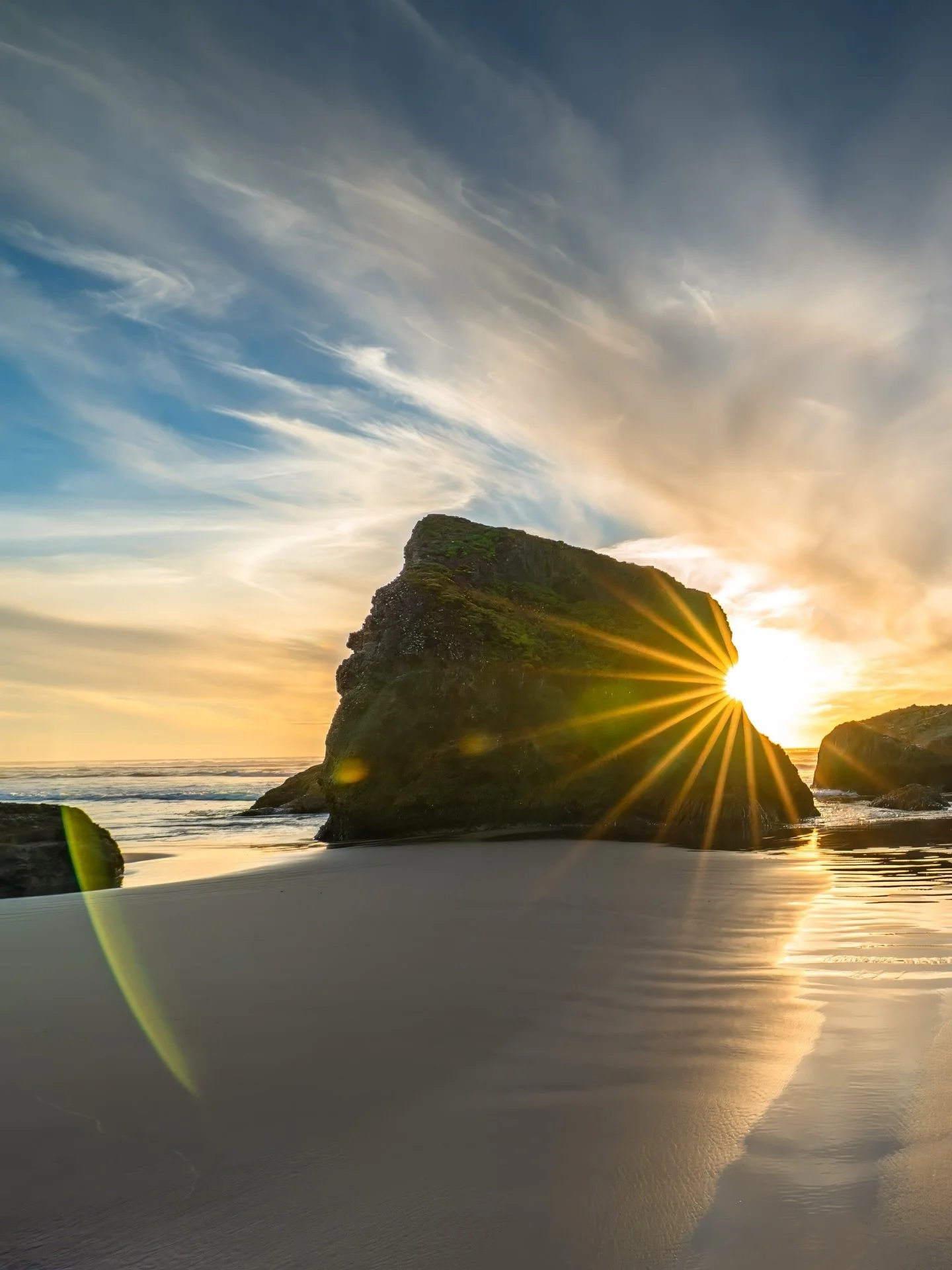 STORY TIME // While time-lapsing last night using my A1, I busted out my OG @sonyalpha A7s to play around and landed this shot.

I first switched from Canon to Sony 12 years ago so I could better capture the night sky and have a more portable and top