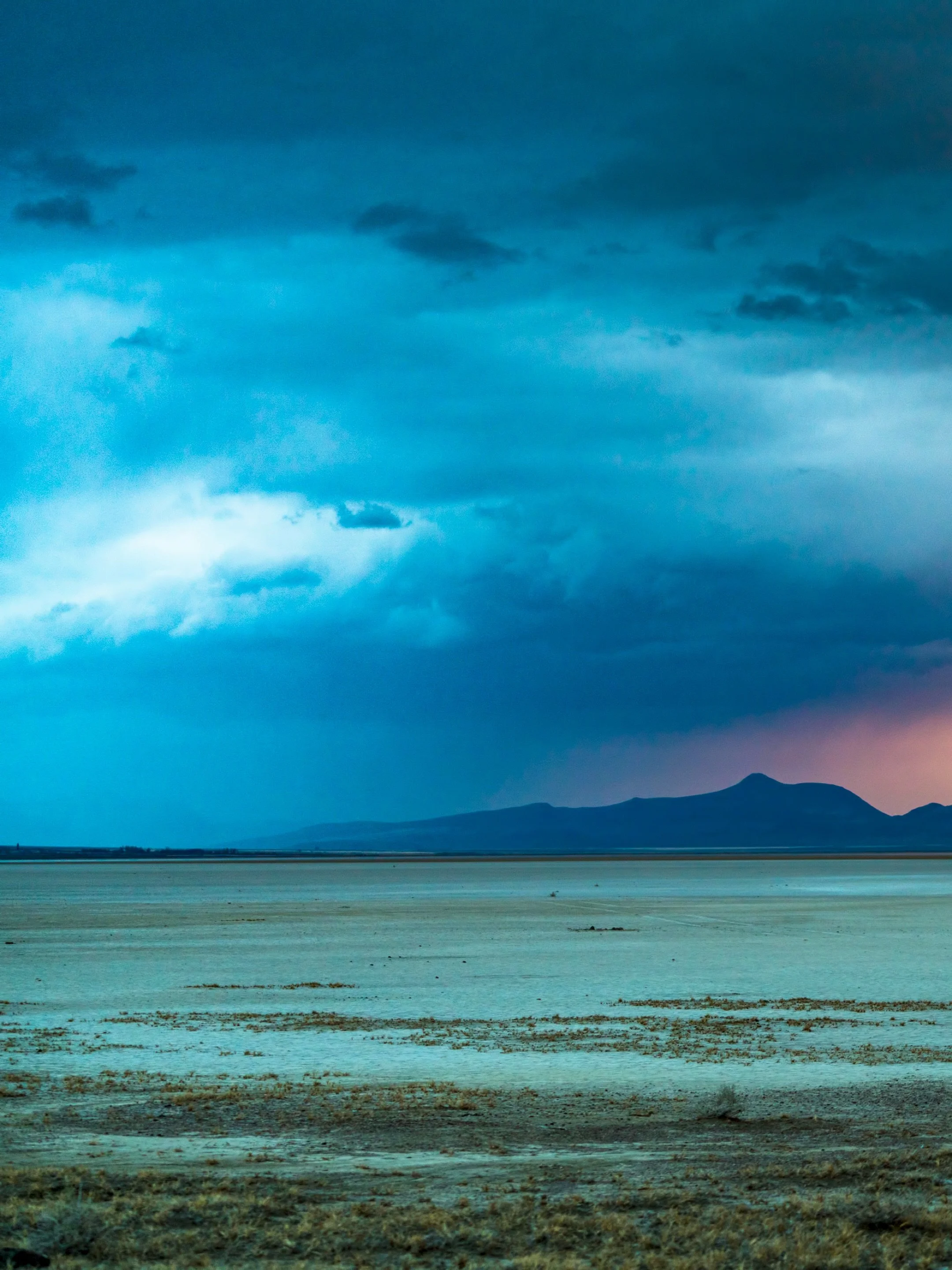 THE BEST SETUPS DISAPPEAR.

Gear that works so well you stop thinking about it. A system so dialed you&rsquo;re not managing it anymore, you&rsquo;re just&hellip; there. On a dry lake bed in the Oregon desert watching a storm split the sky in two whi