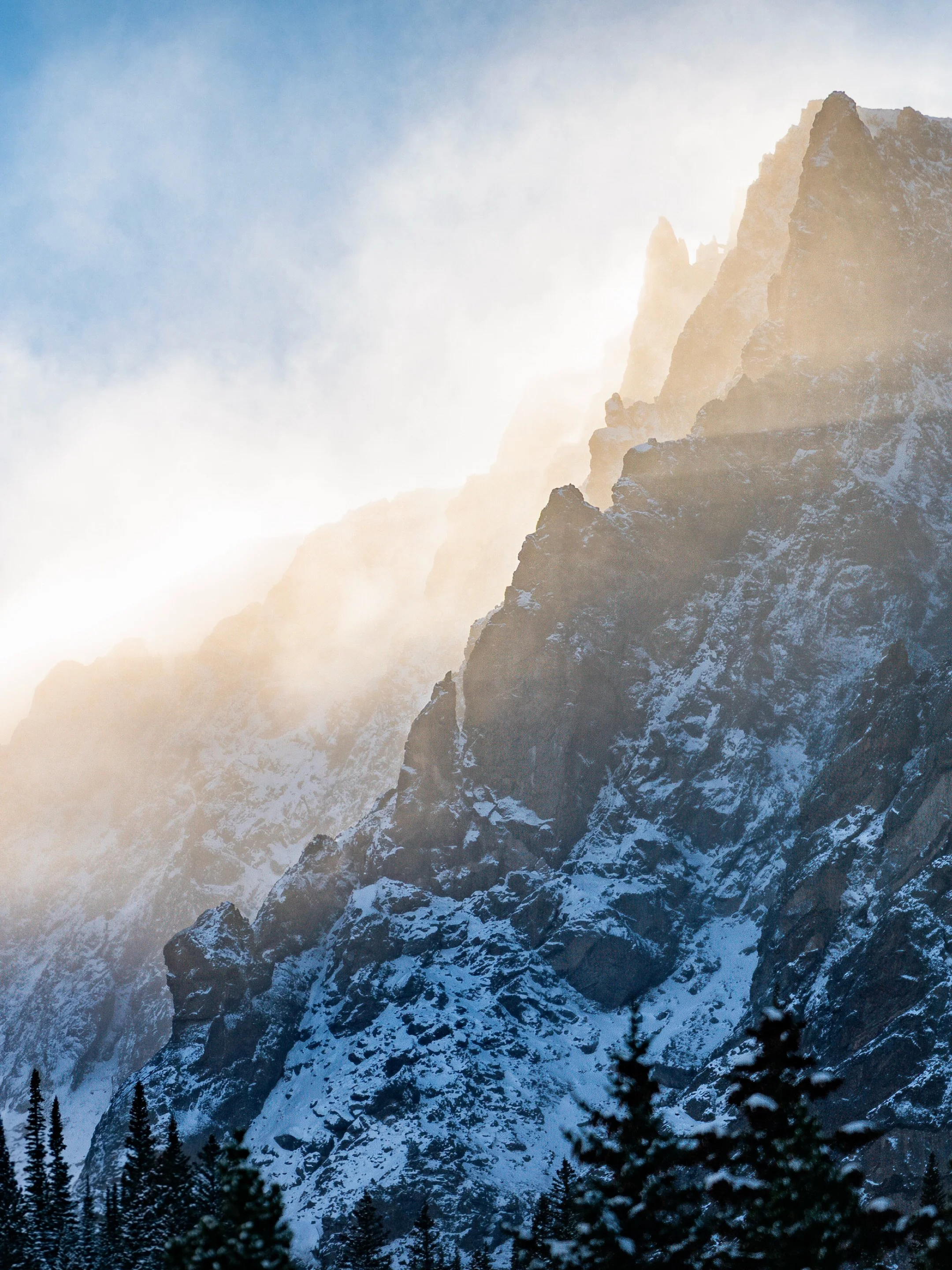 One minute it&rsquo;s a peaceful Fall afternoon, the next clouds roll over and it&rsquo;s snowing. Rocky Mountain National Park, an unbelievable spectacle this time of year.

This series came from a workshop I helped lead with @natgeoexpeditions and 