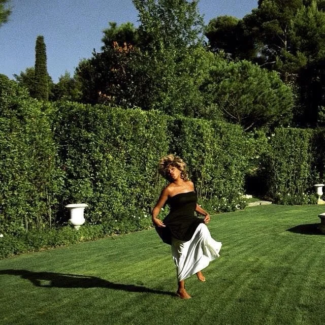 Like a flower loves the spring.