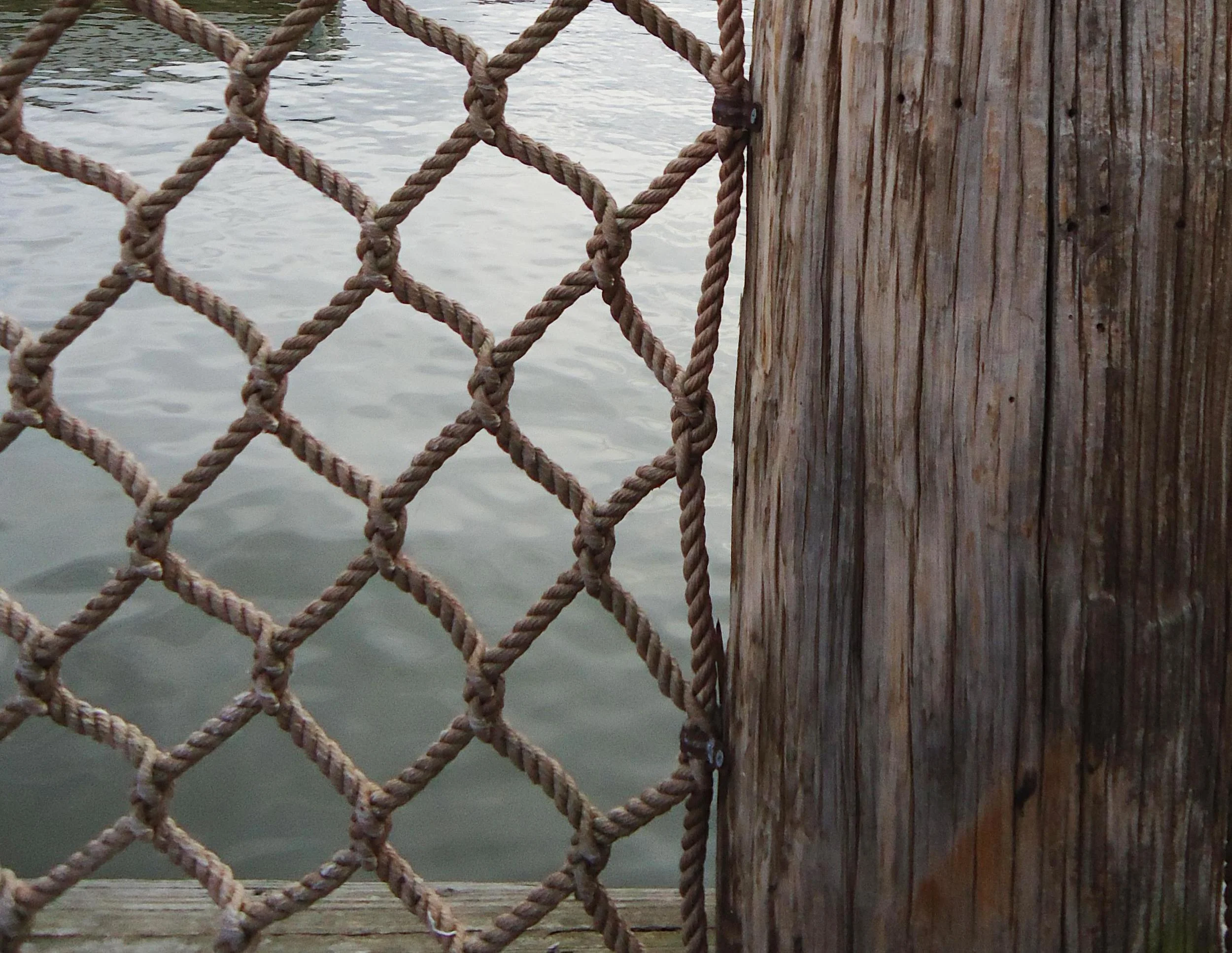 ropes and post MGD©.JPG