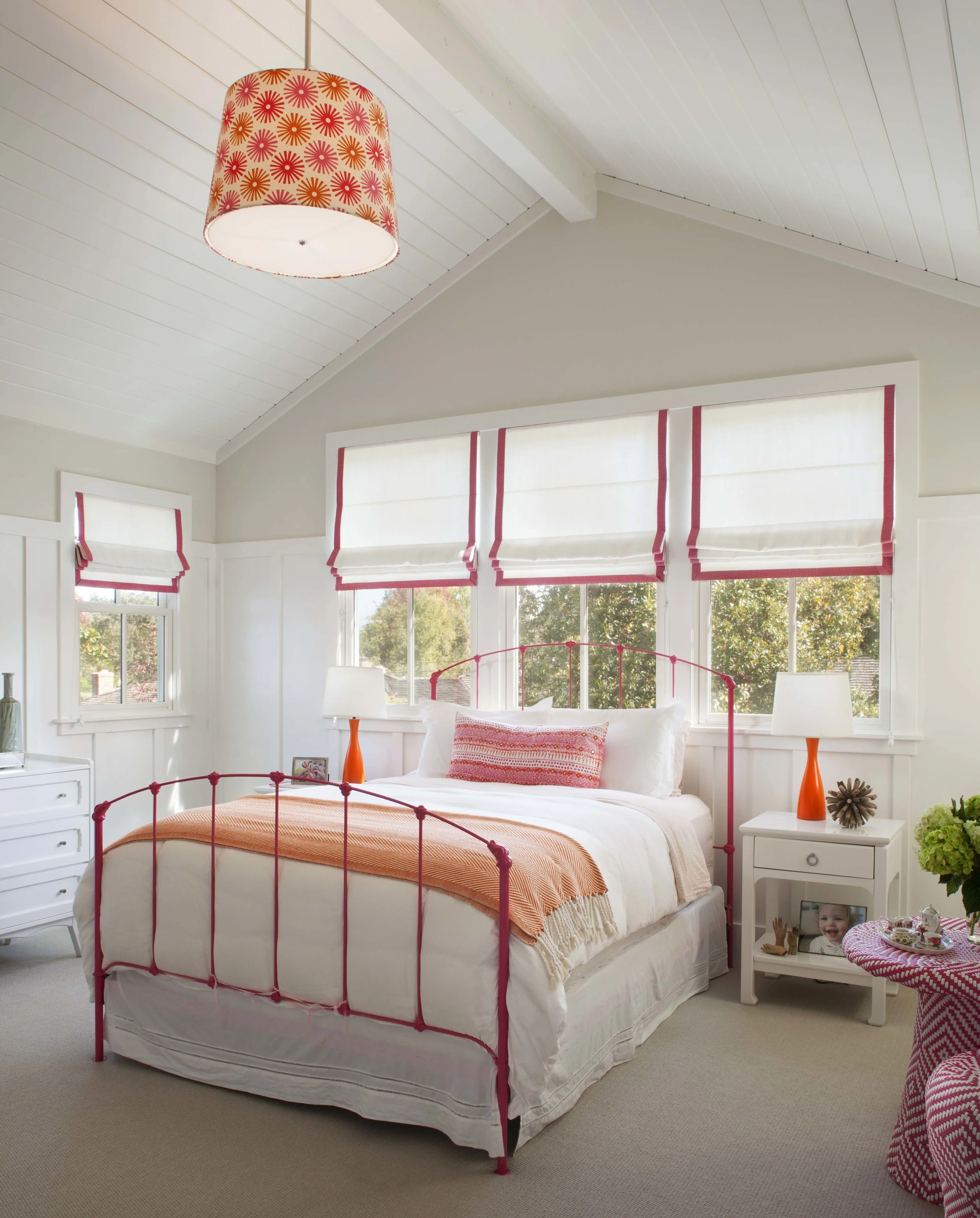 Modern Farmhouse: Girl's bedroom