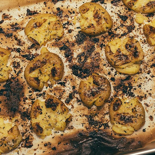 Get &lsquo;em while they&rsquo;re hot! Smashed lemon herb parmesan potatoes were finished under the broiler for extra *crunch*.