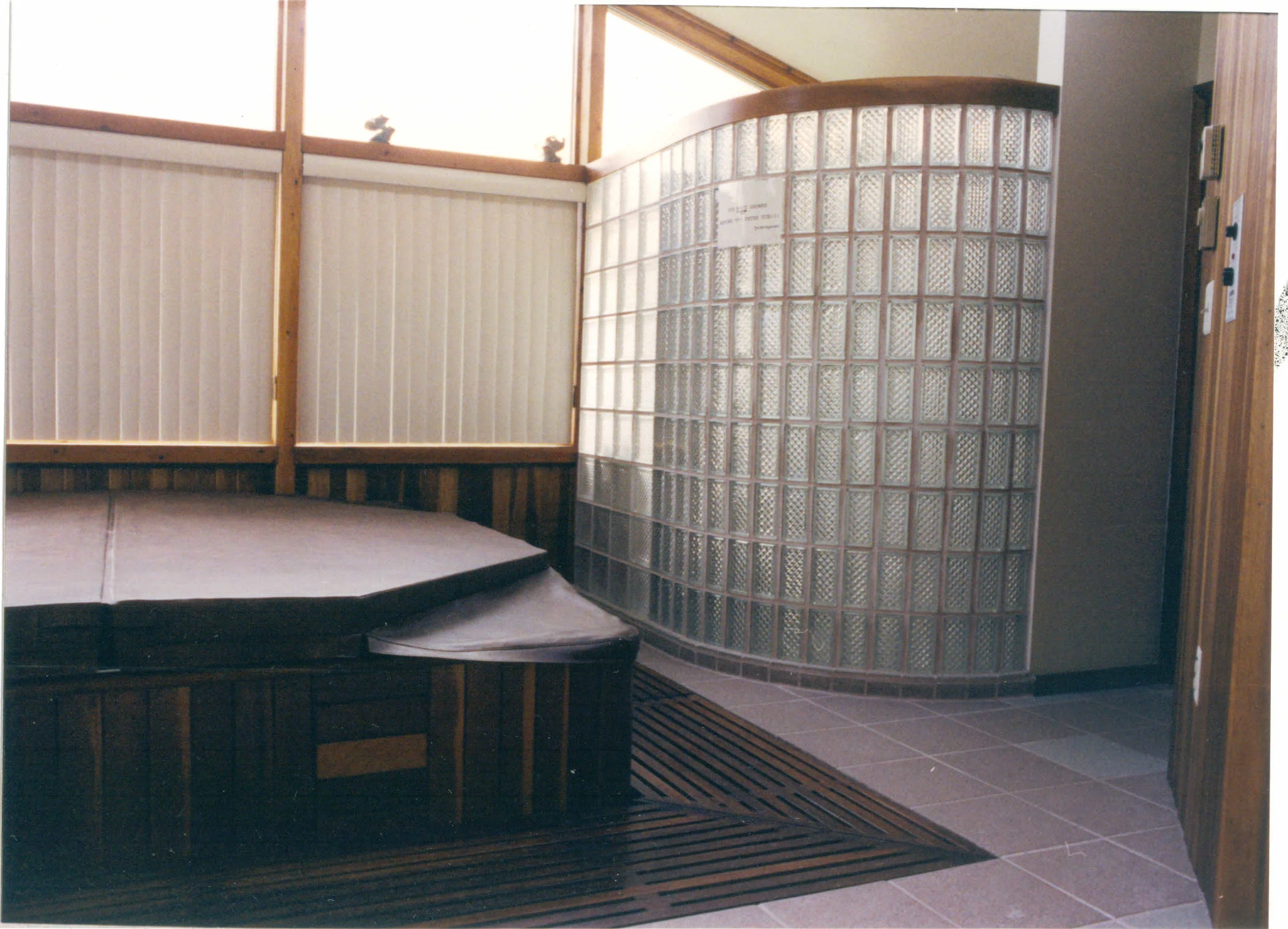 jenkins glass wall.JPG