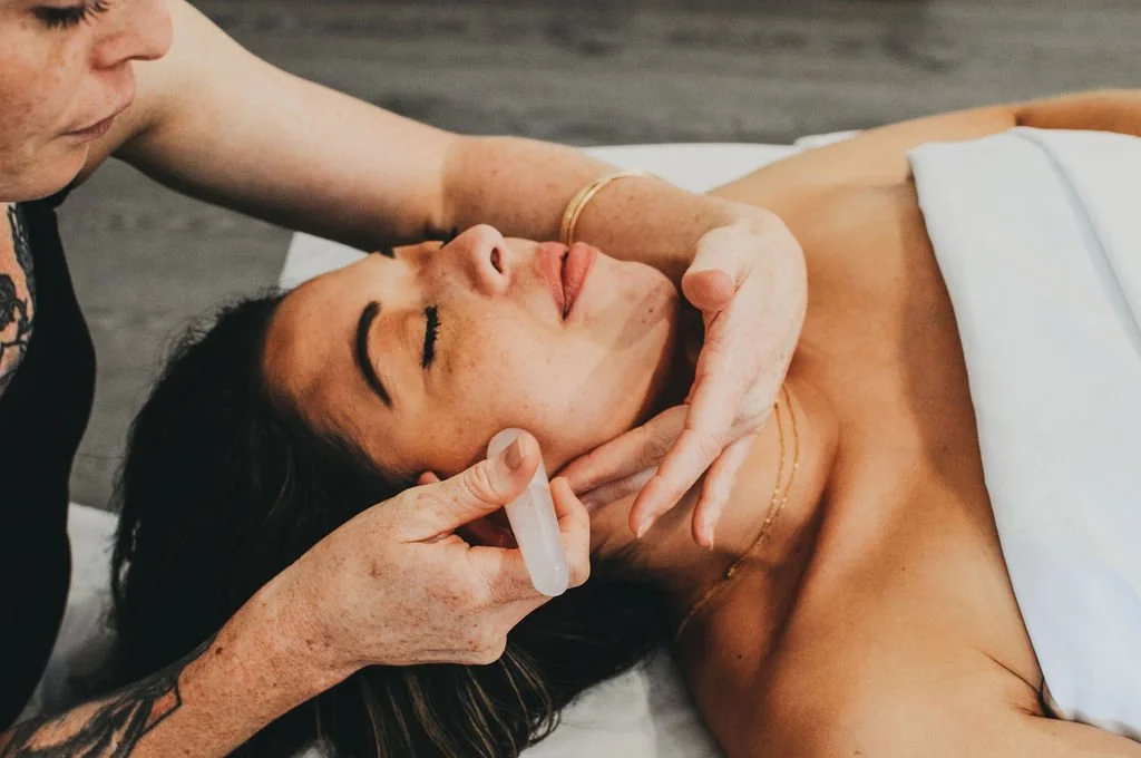 Discover the Benefits: Why You Should Try Facial Acupuncture Today!
