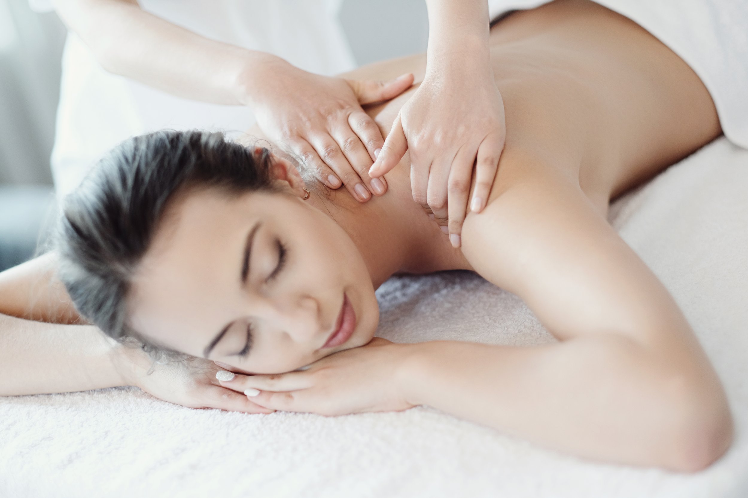 Postpartum Massage: A Holistic Approach to Recovery and Wellness After Childbirth