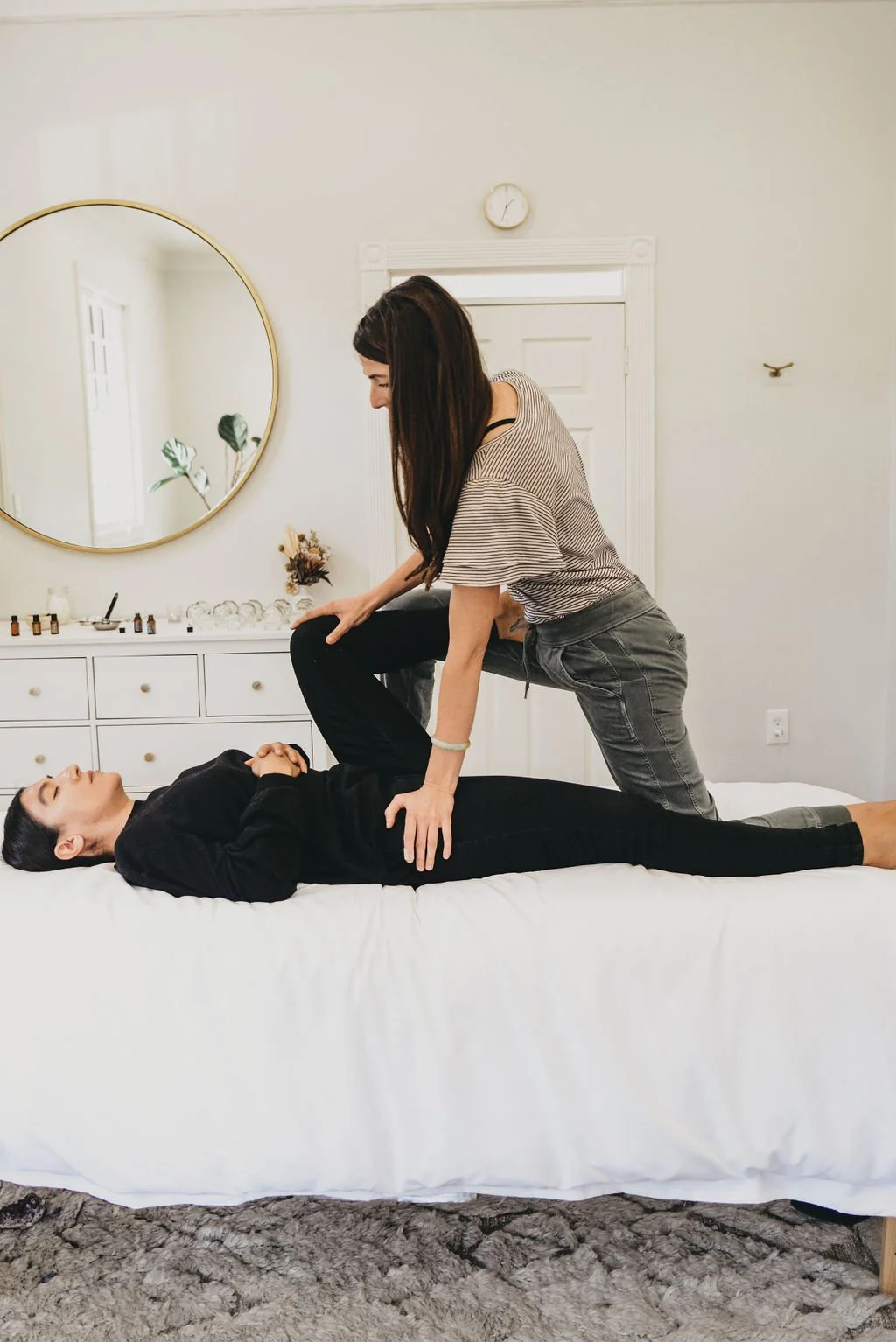 How Therapeutic Massage Supports Chronic Pain