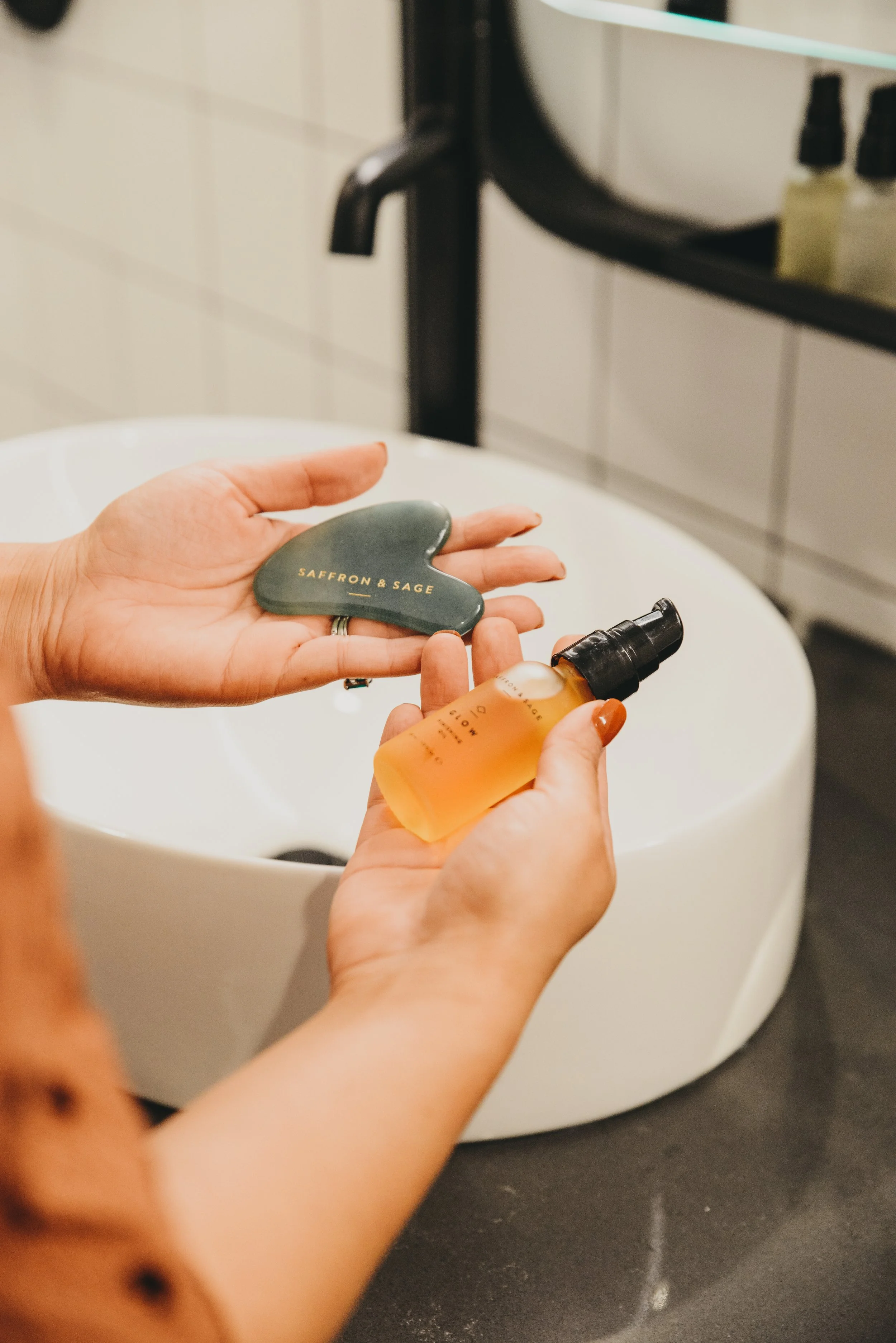 Understanding How Microneedling Helps Scars: Benefits and Techniques