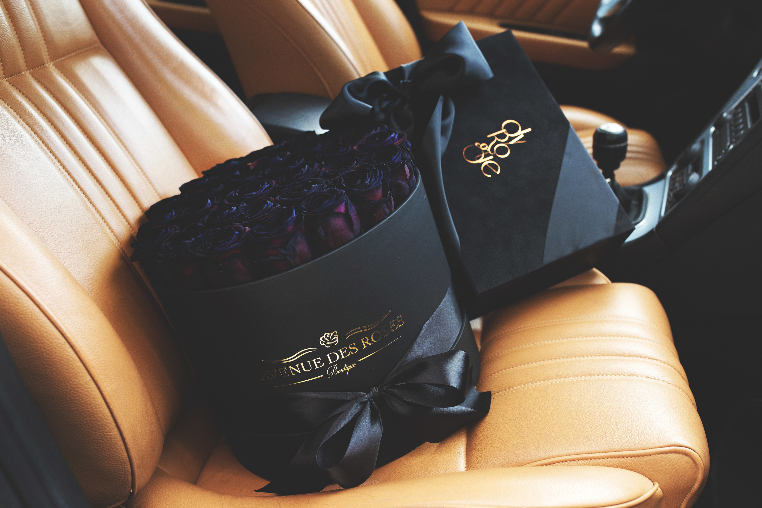 Credits: Vlad Petrut / Featuring an Avenue des Roses Black Velvet luxury Rose Box & Dyrogue Shop 