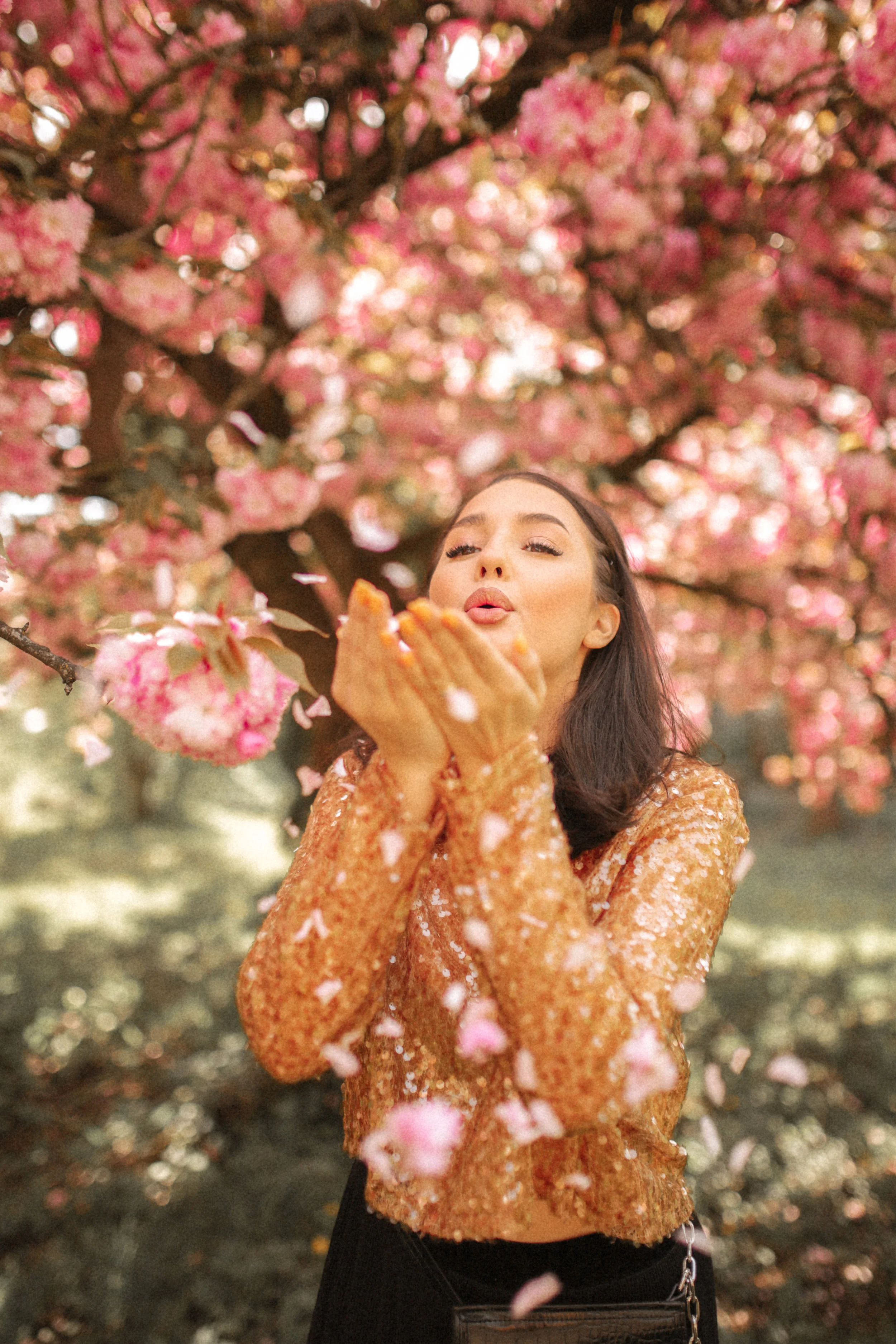 Diana Rogo Dyrogue Blow a kiss.jpg