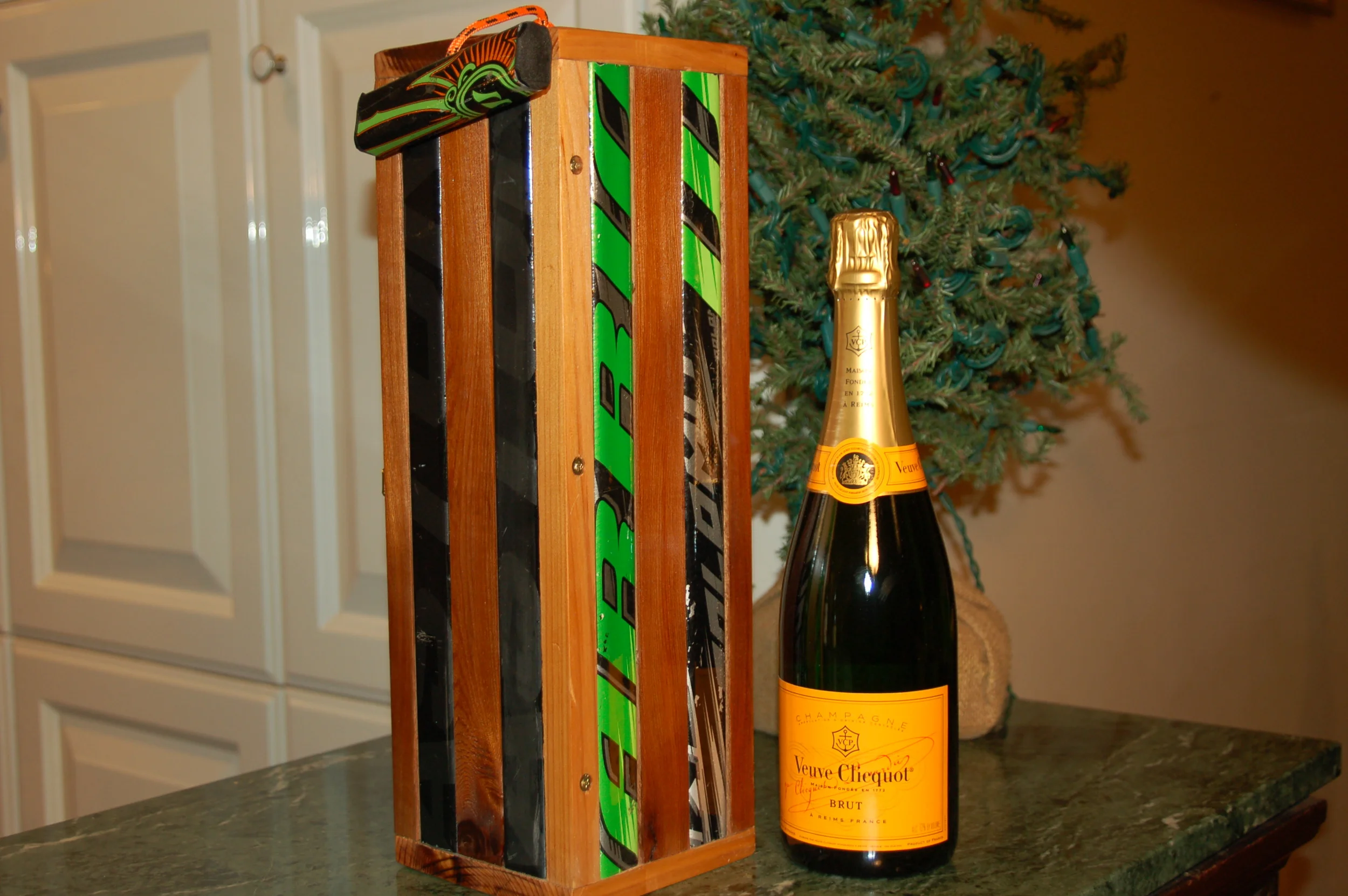 Veuve Beide Closed.JPG