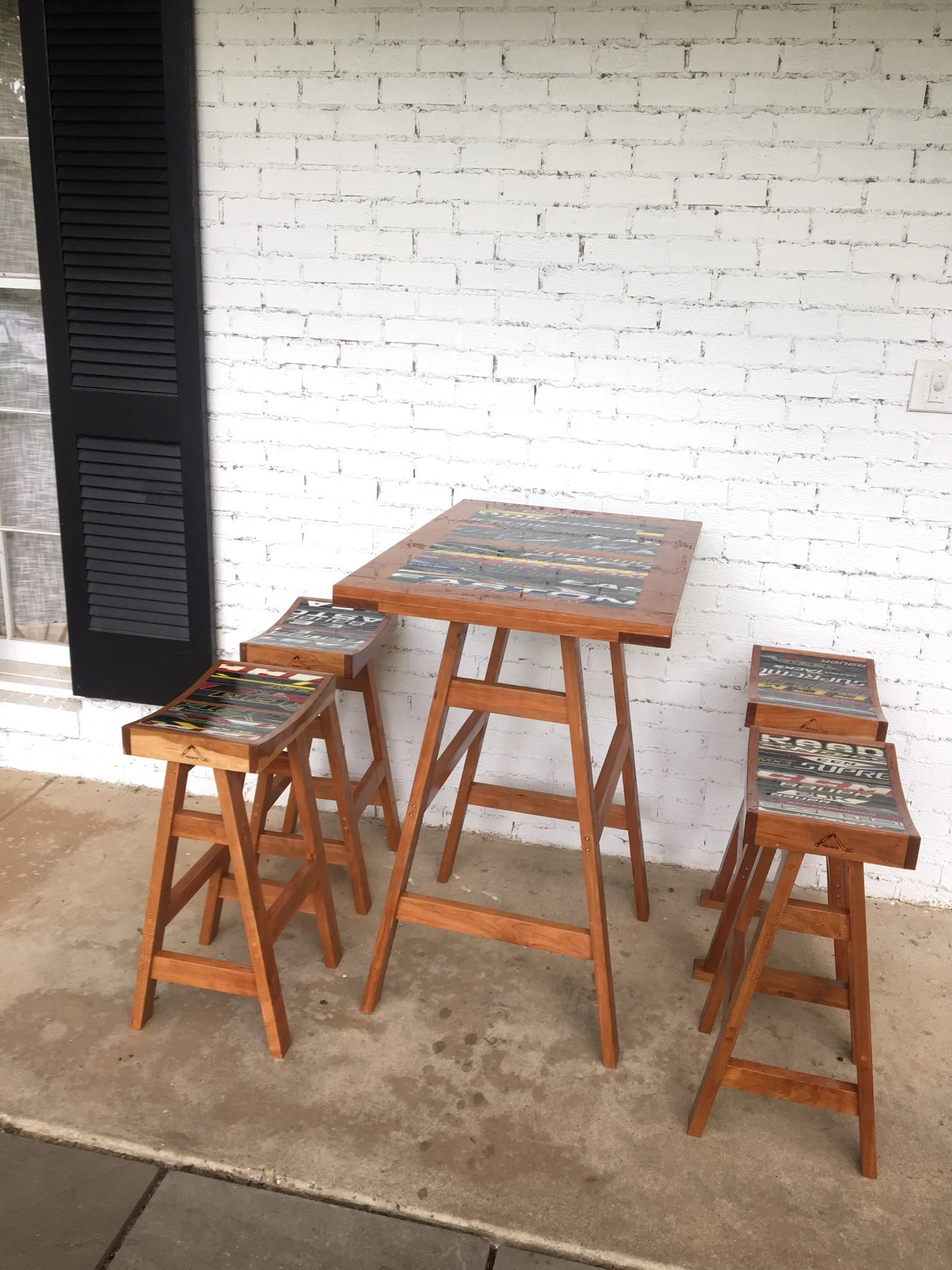 Bar Height w 4 stools 2.JPG