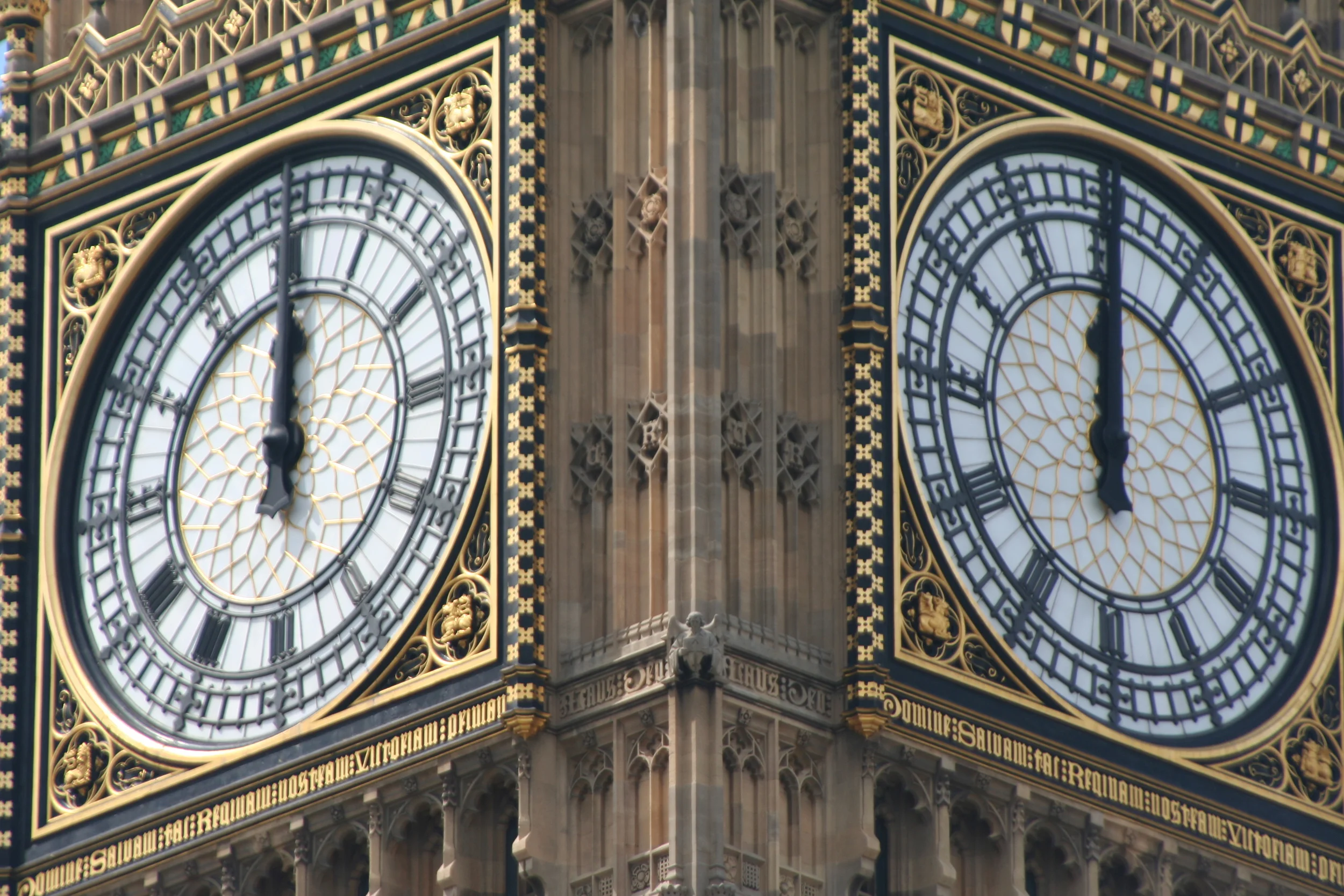 LONDON - CLICK TO ENTER GALLERY