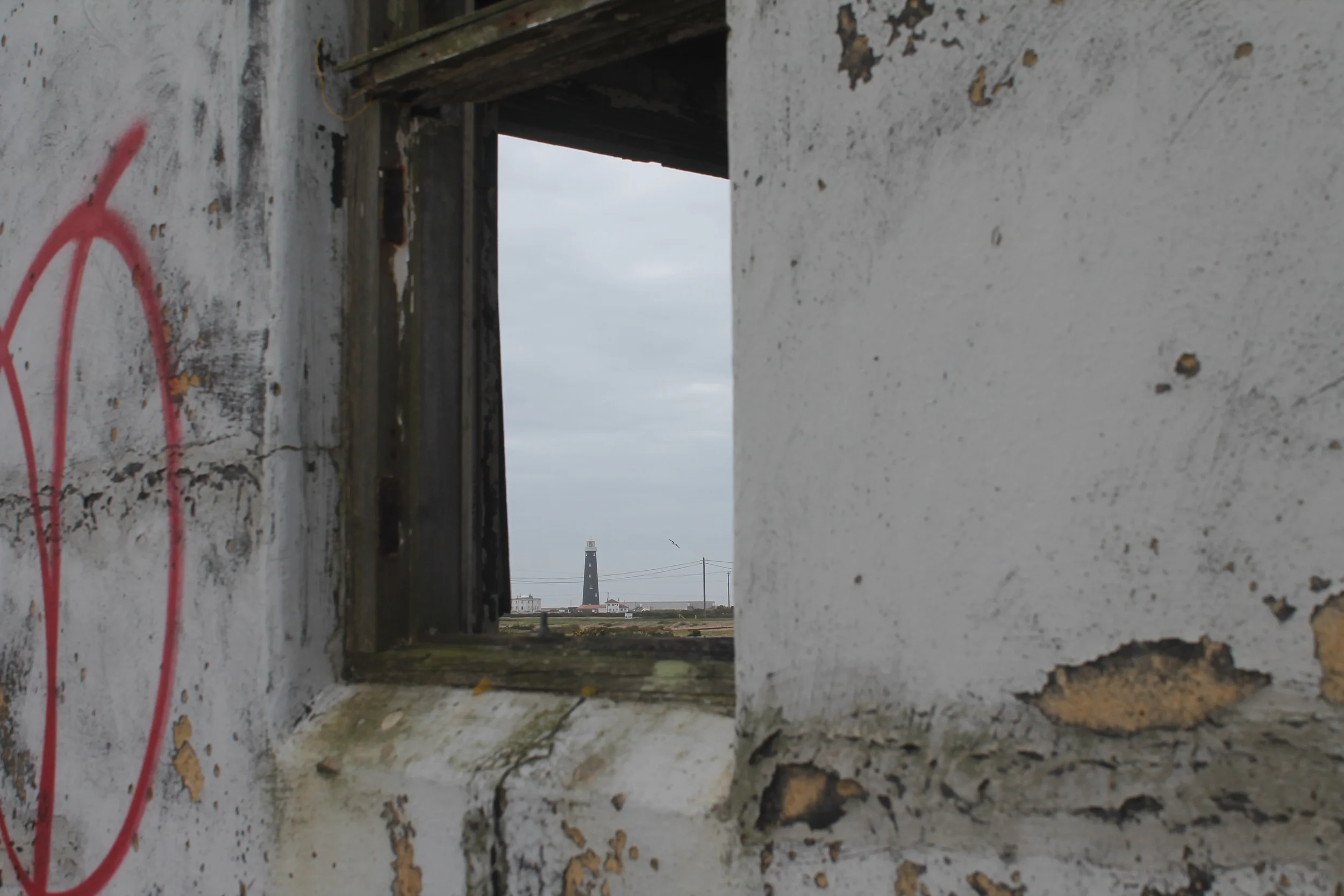28) DUNGENESS, LOOKING TOWARDS LIGHTHOUSE