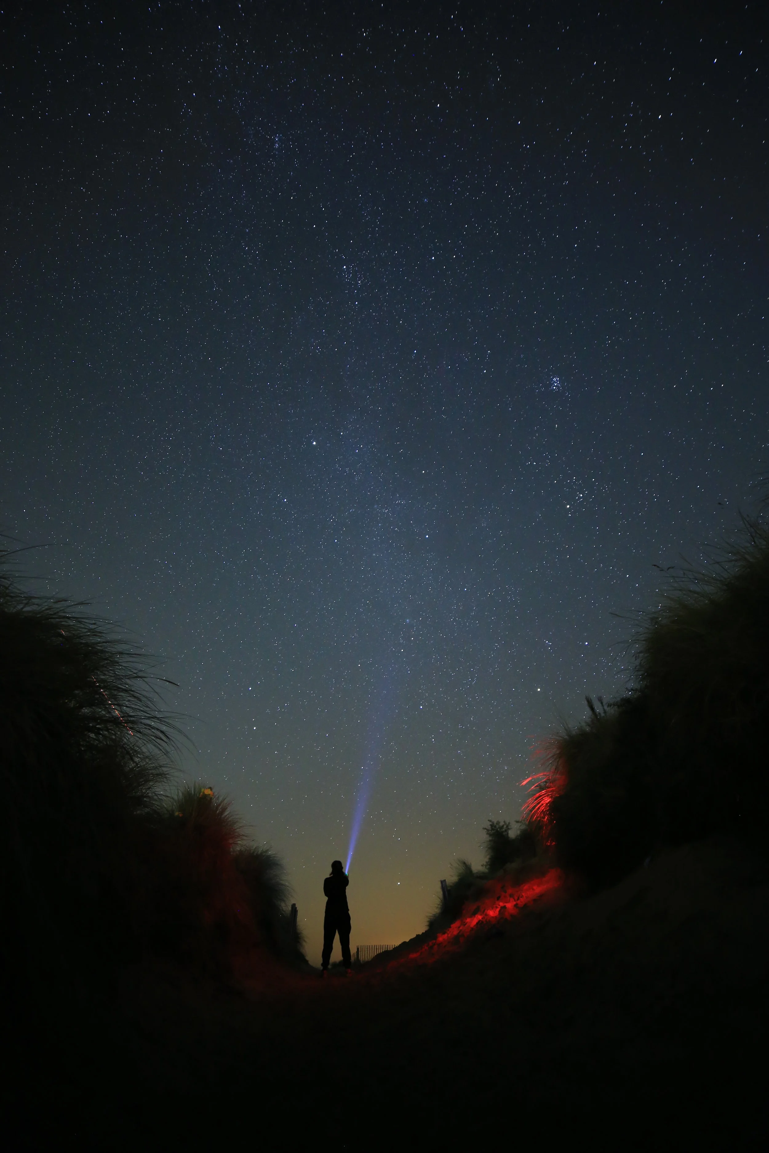 Selfie in the sandunes with the Milky Way