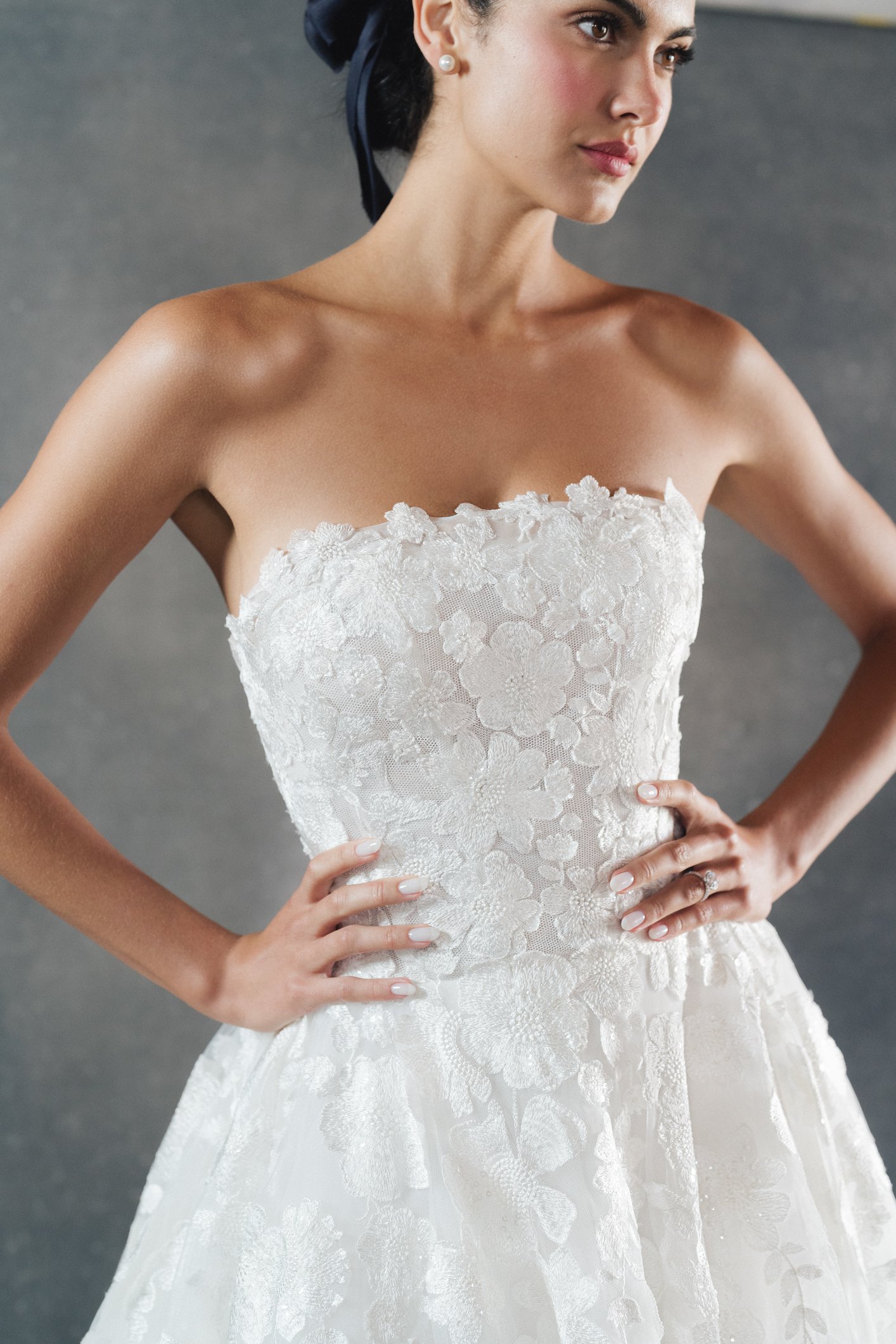 Berkshire_anne-barge-wedding-dress-front-detail.jpg