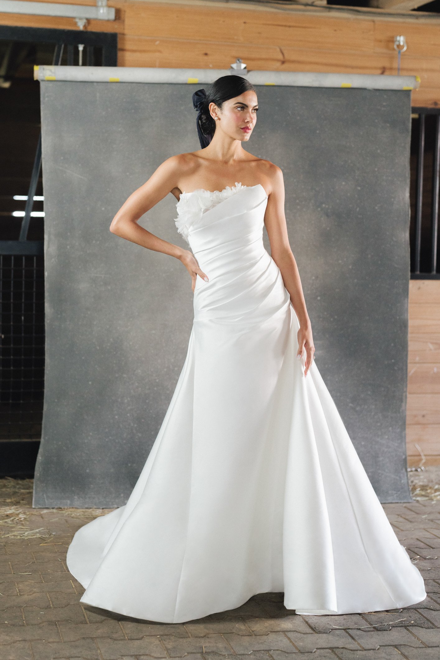 Rosewood-anne-barge-fall-2023-wedding-dress.jpg