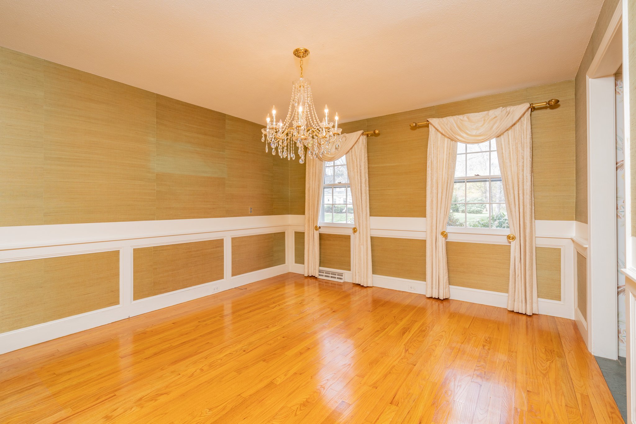 Diningroom 1 -Before.jpg