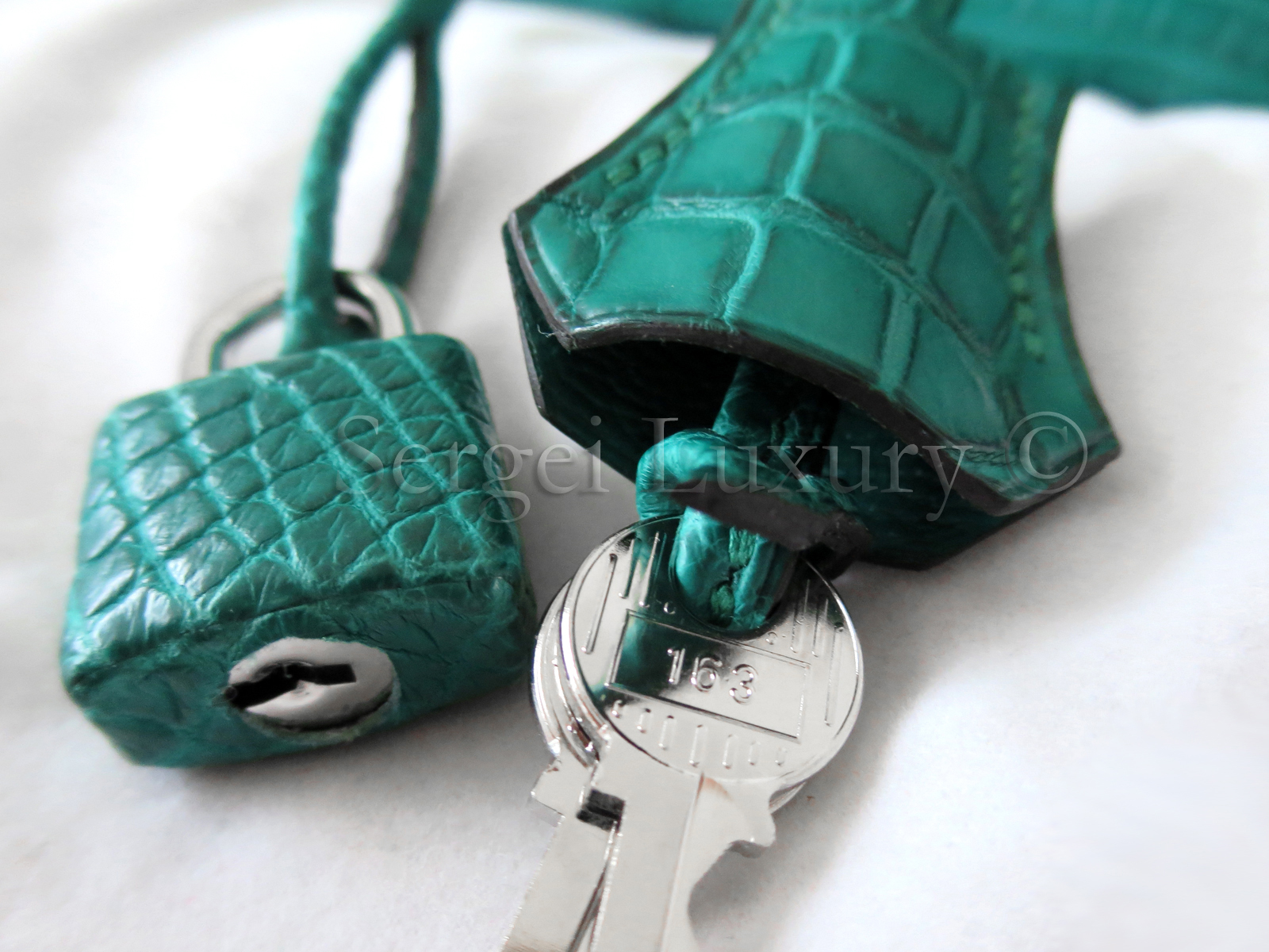 MIGHTYCHIC • HERMÈS Birkin 30 Bag Limited Edition Patchwork Emerald Green  Crocodile Accent 