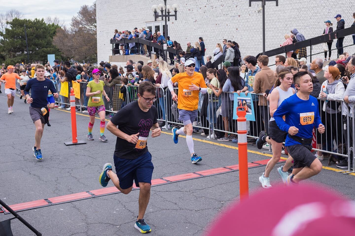 Congrats to my twin brother for beating his previous time in half marathon! 
.
.
#halfmarathon #torontomarathon #torontomarathon2023 #leicam11 #summilux35fle #runners