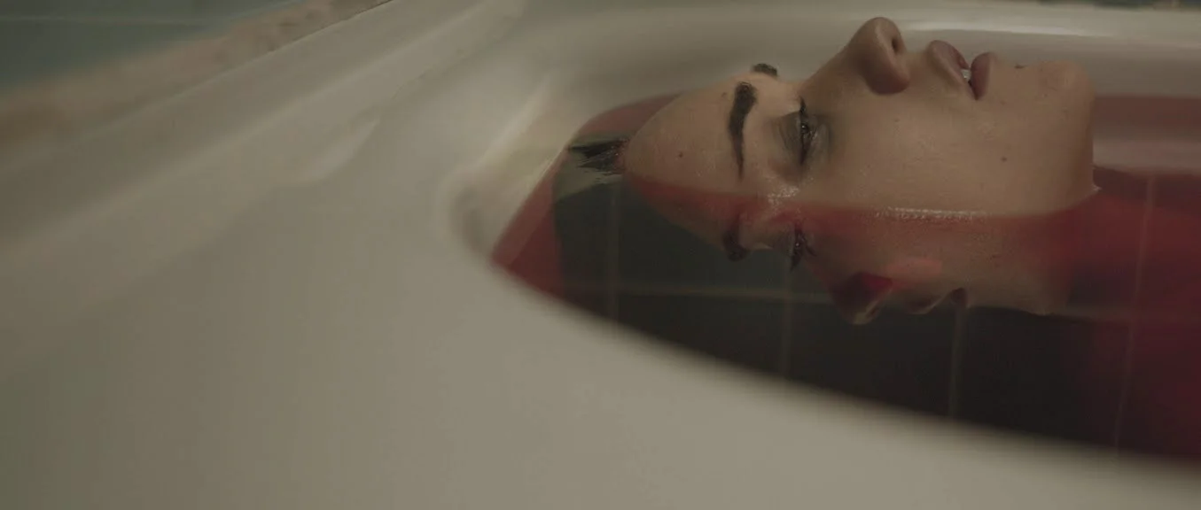 Iris_Look_01_Bathroom.jpg