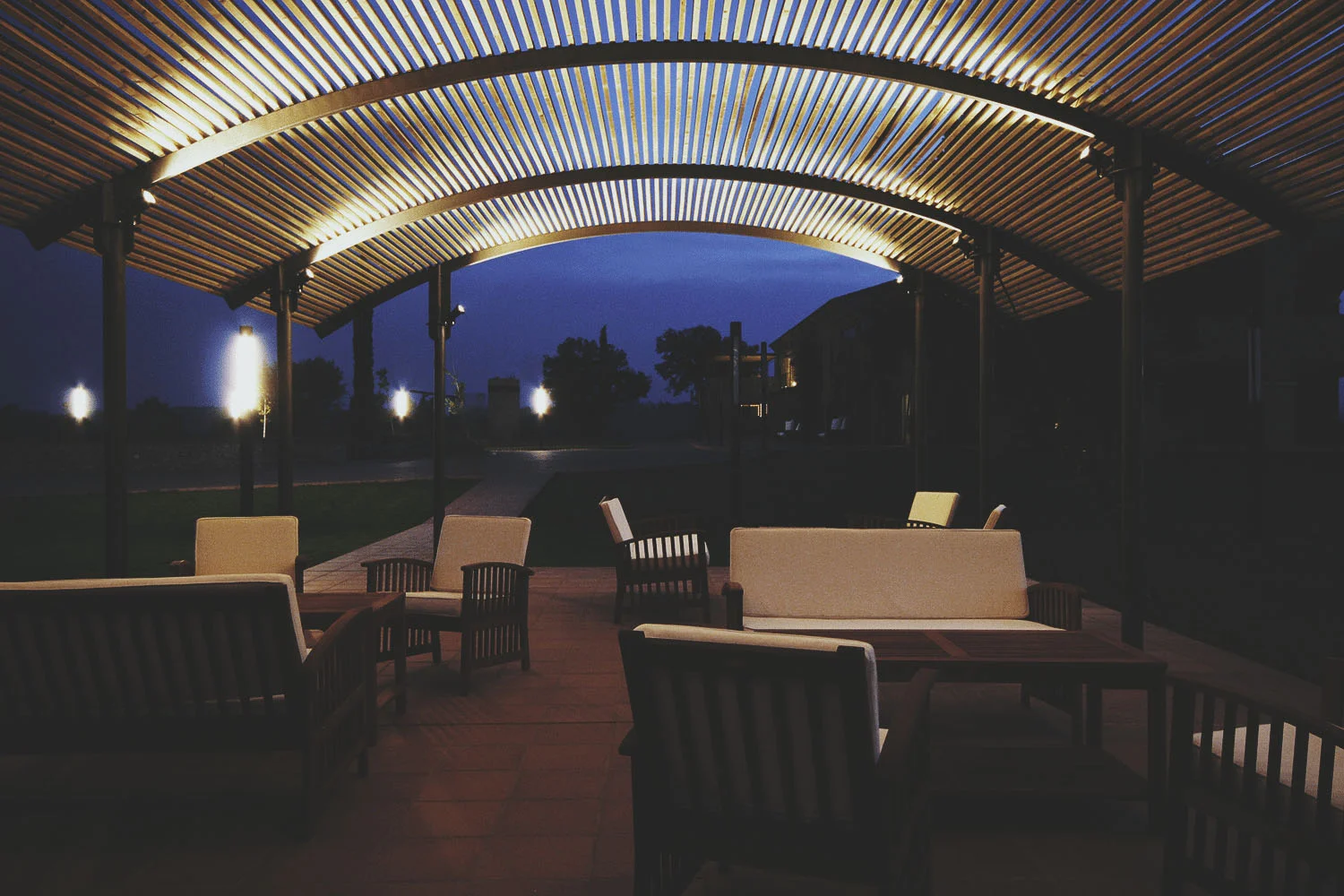 slow17pergola.jpg