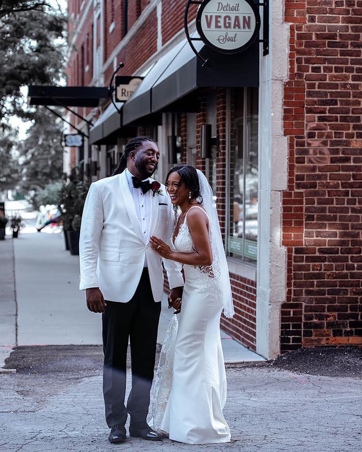 POV you're a Detroit Michigan wedding photographer 🙌🏽 #detroitphotographer #michiganphotographer #downtowndetroit #motorcityphotography #blackexcellence