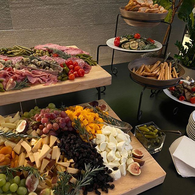 Charcuterie board goals. 🔥🔥🔥
.
.
.
#catering #cateredevents #eventplanning #horsdoeuvres #charcuterieboard #charcuterie #workevents #holidayevents #catering #cateringservice #betterforyou #menuplanning #cocktailreception #cateringofinstagram