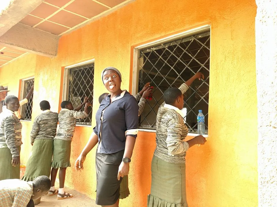 Sweet Igweonu Ekene Loretta brought her students to help.jpg