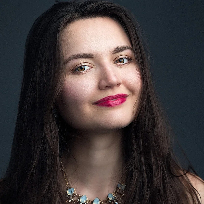 Julie Anna Gulenko (Soprano)