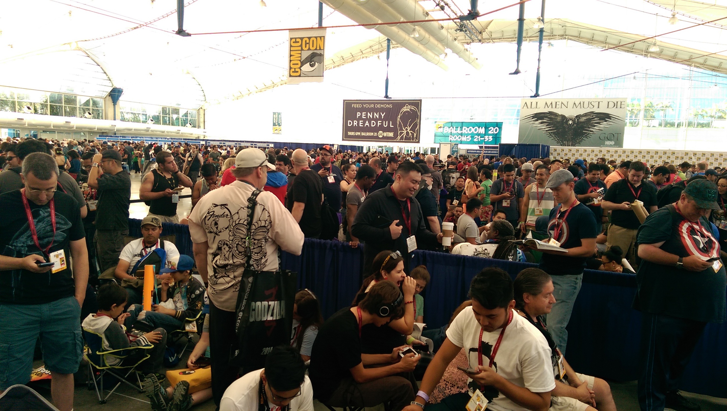 Referred to as Line-Con, this is where you meet & chat with other geeks making temporary friendships.