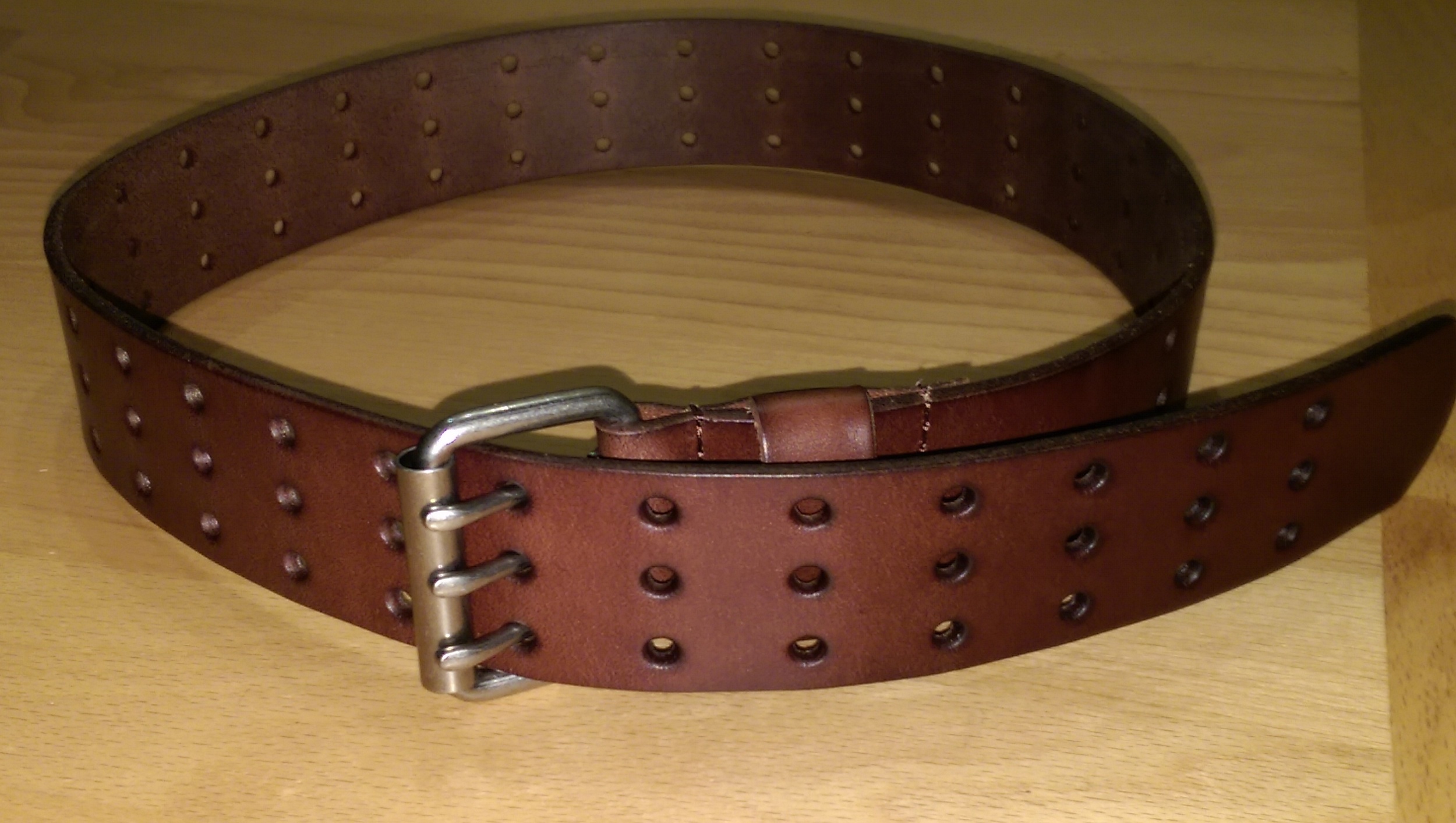 The belt arrived but is too short, so I'll add an extension in the back.