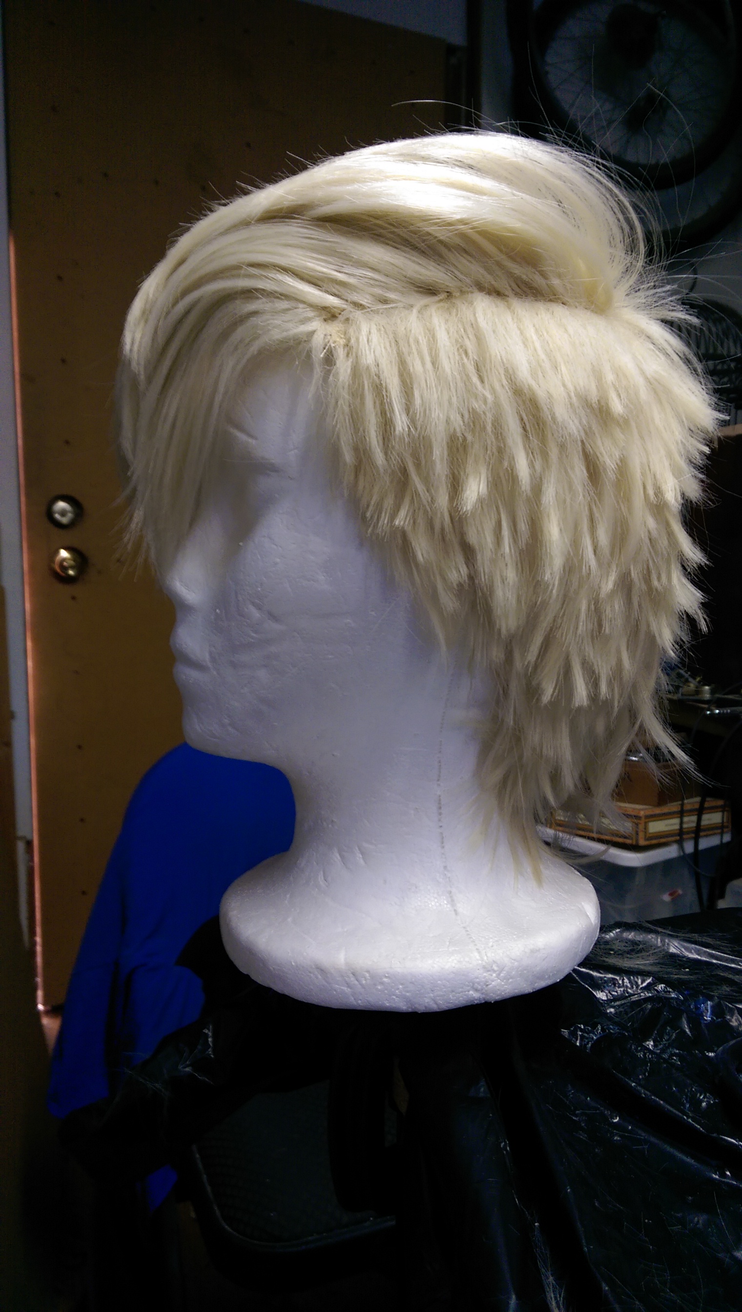One side cut, but you can see the blunt ends