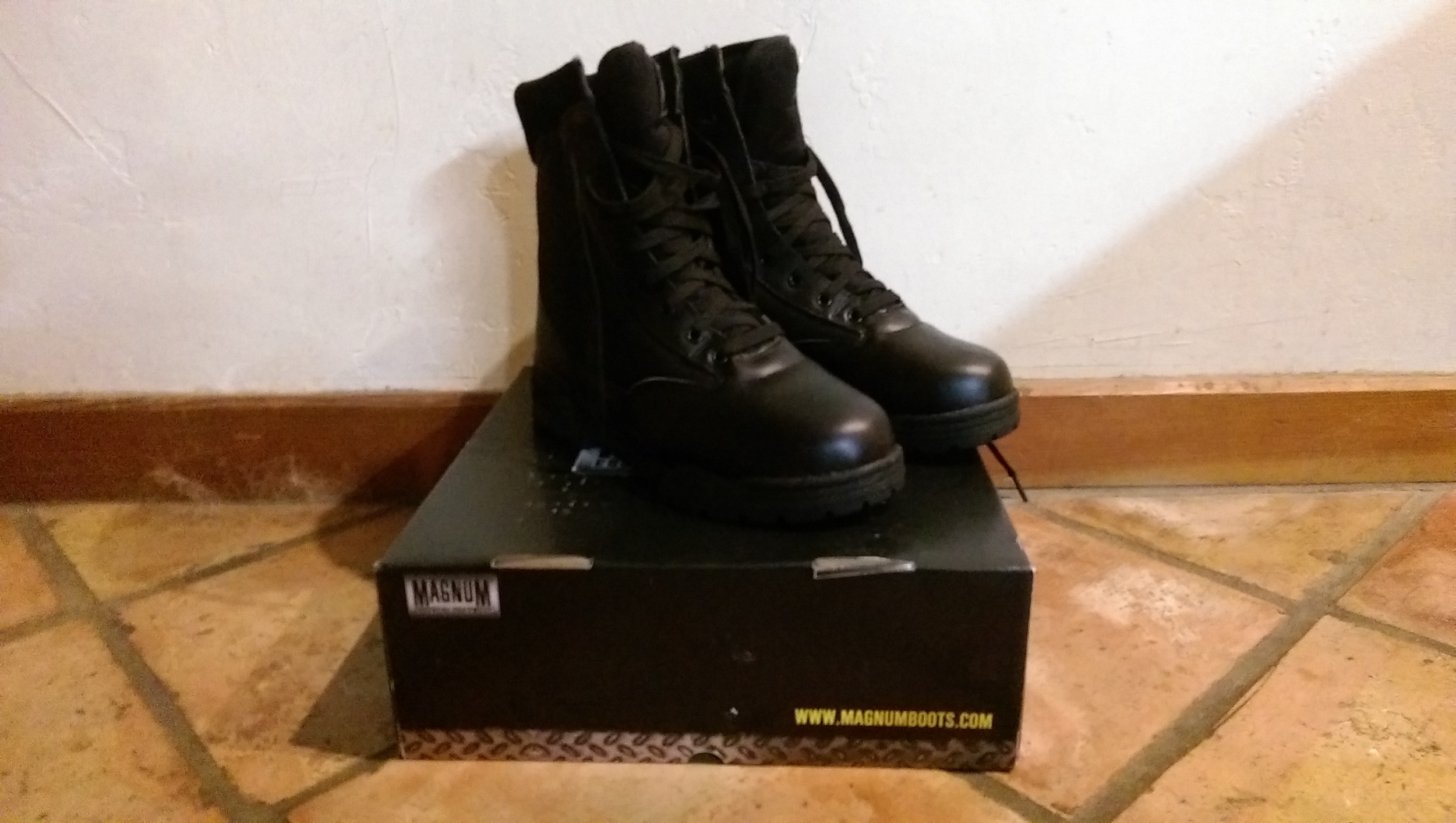 Margnum Classic work boots