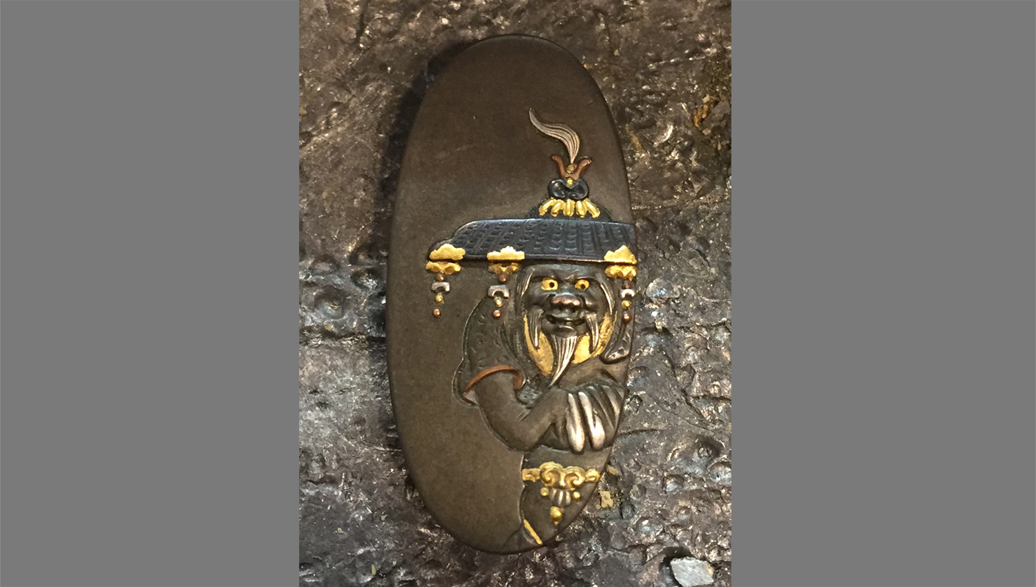 Really? Can you believe the detail in this metalwork!? Everything is miniature, perfect and individually inlaid!