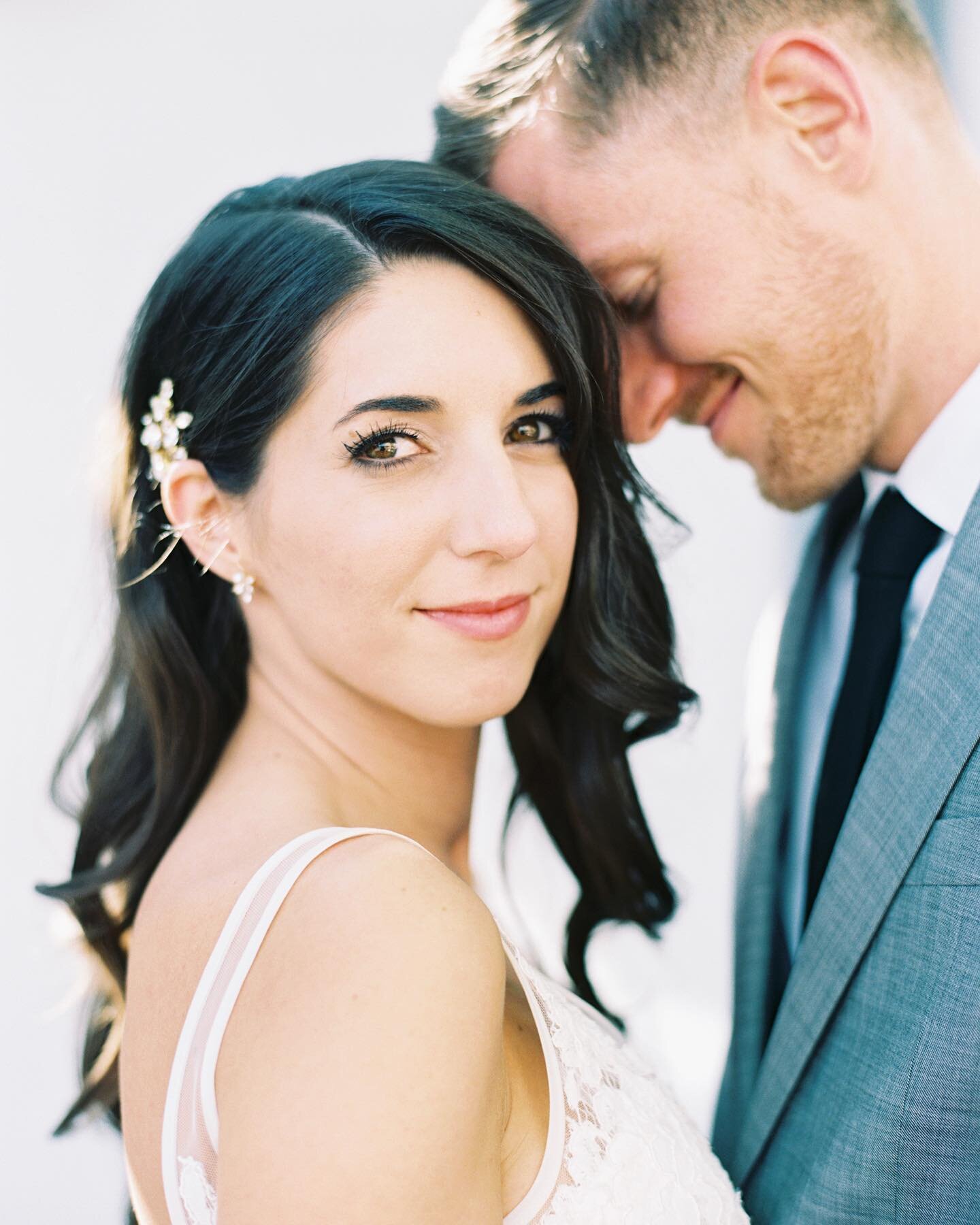 Hi friends! @allyandbobby here for day 2 of our takeover and today we&rsquo;re sharing with you one of our all-time favorite weddings.

Every detail was gorgeous and the mountain side we took their portraits on was absolutely breathtaking, but what s