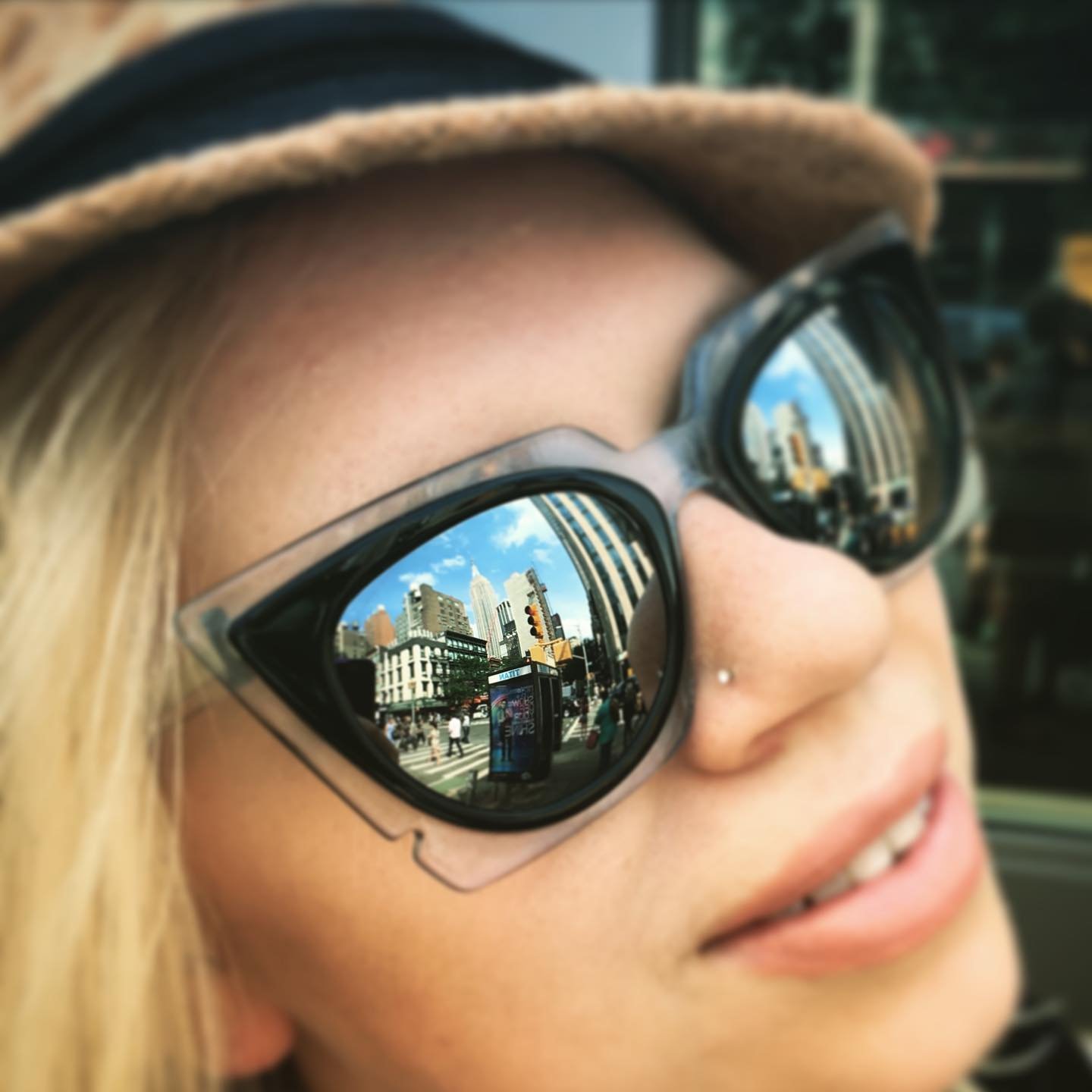 Hello NYC! I&rsquo;ve recently moved here and am looking for my community. Where are the movers and shakers? The artists, circus people, photographers, dancers, theatre nerds, designers, burners, fire dancers, and weirdos? I&rsquo;d love to collabora