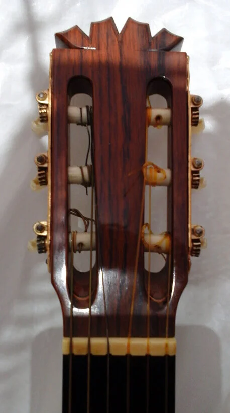 1970 Manzanero-headstock