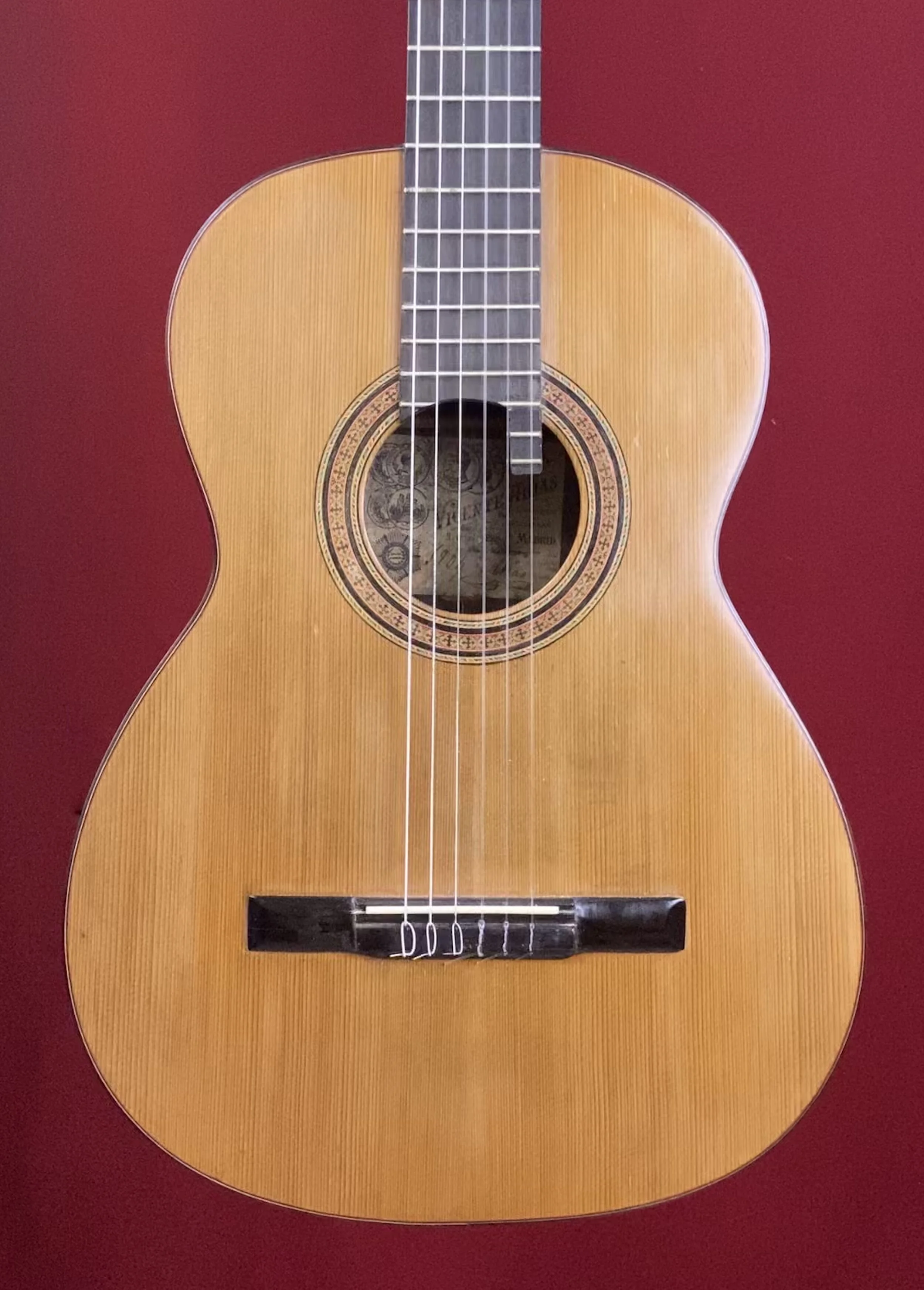 1904 Vicente Arias Classical Guitar