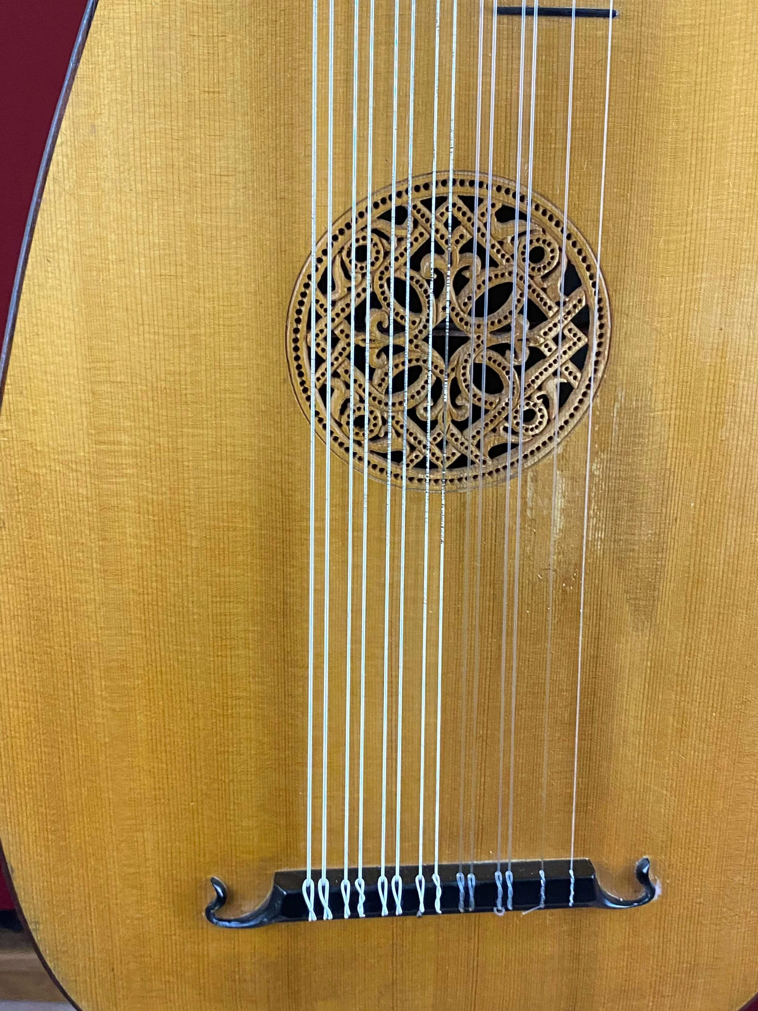 1967 Jose Rubio 8-course lute (Ex-Julian Bream) top