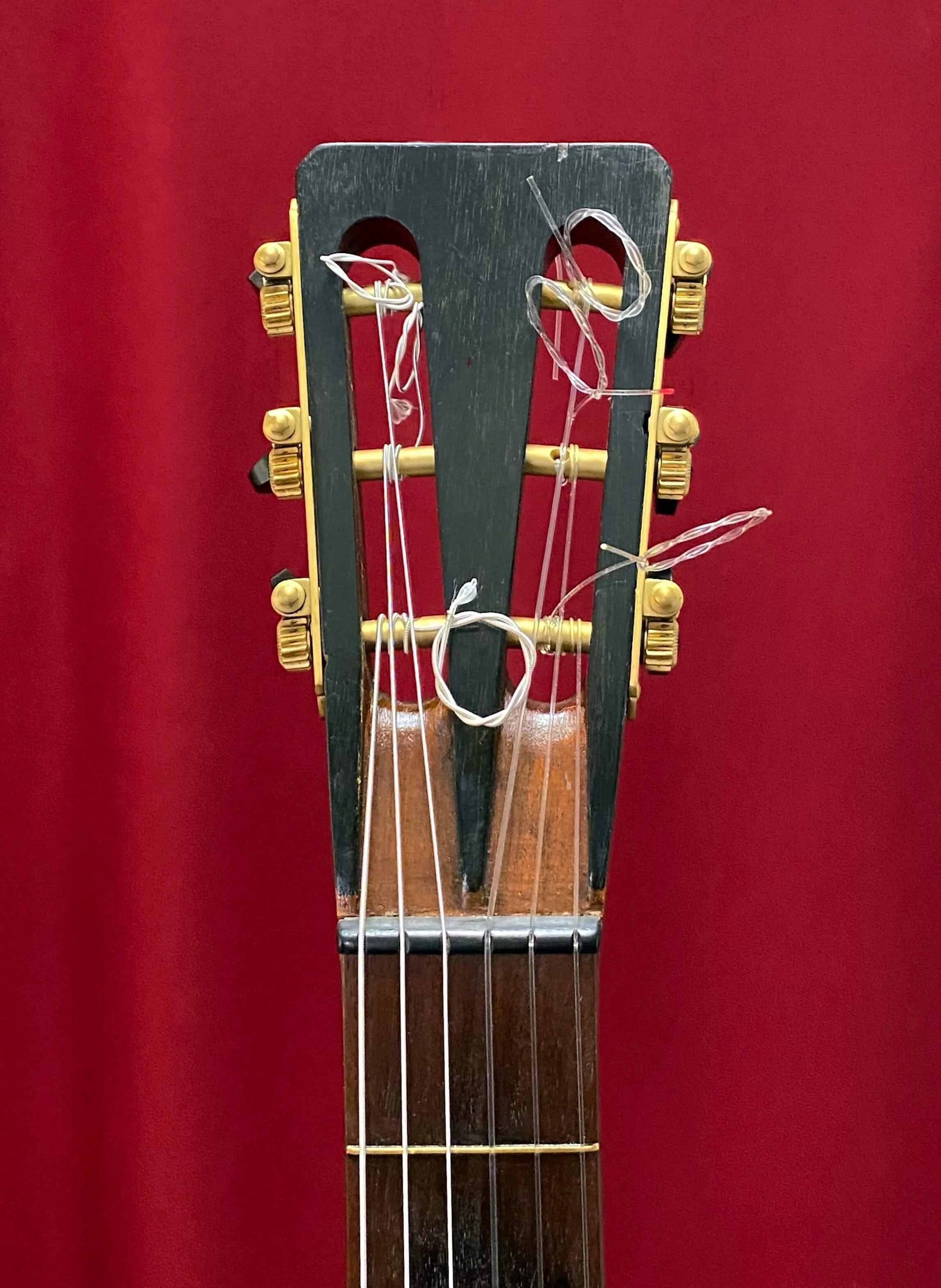 !853 Juan Perfumo Spanish Guitar