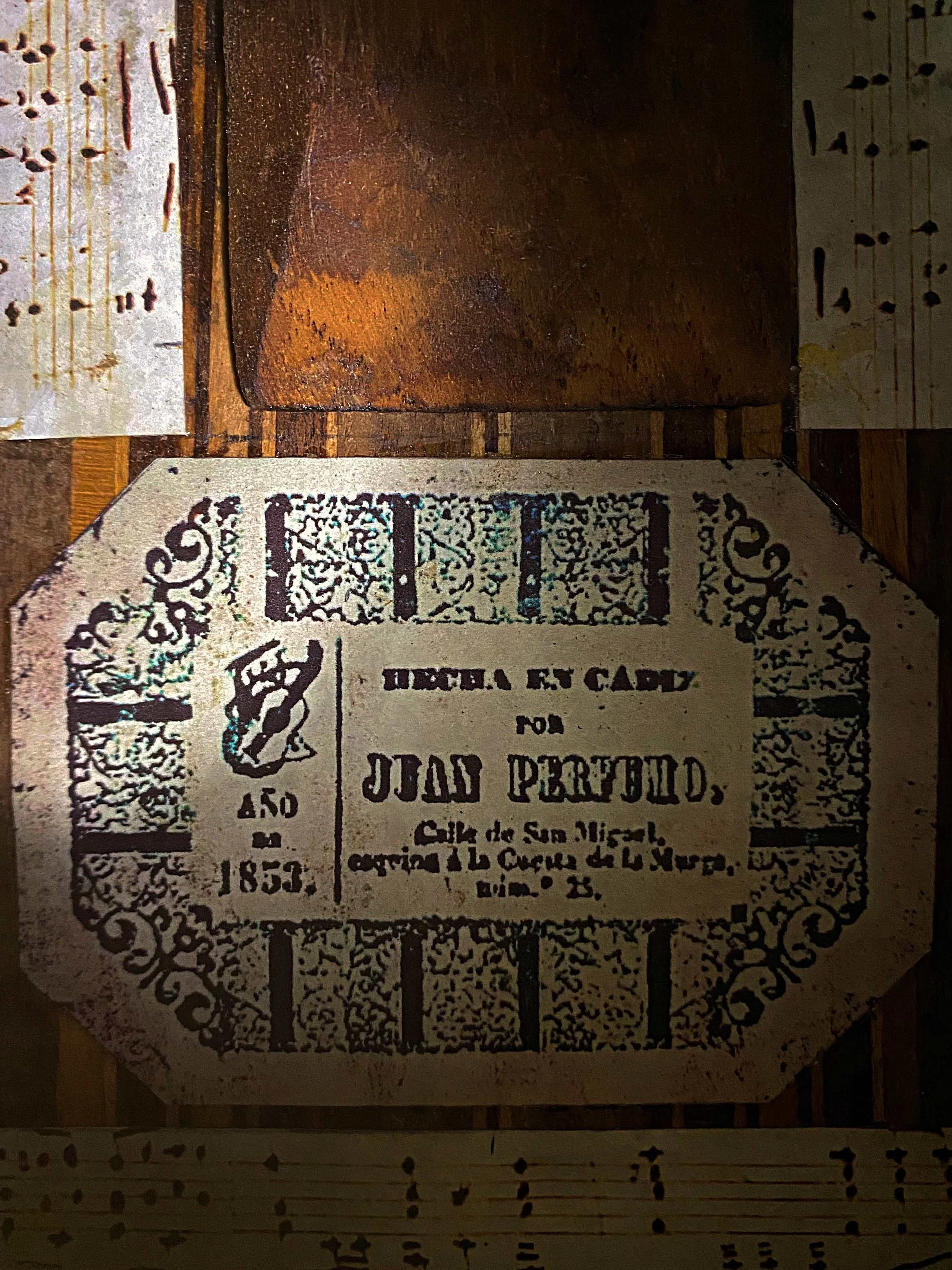 !853 Juan Perfumo Spanish Guitar