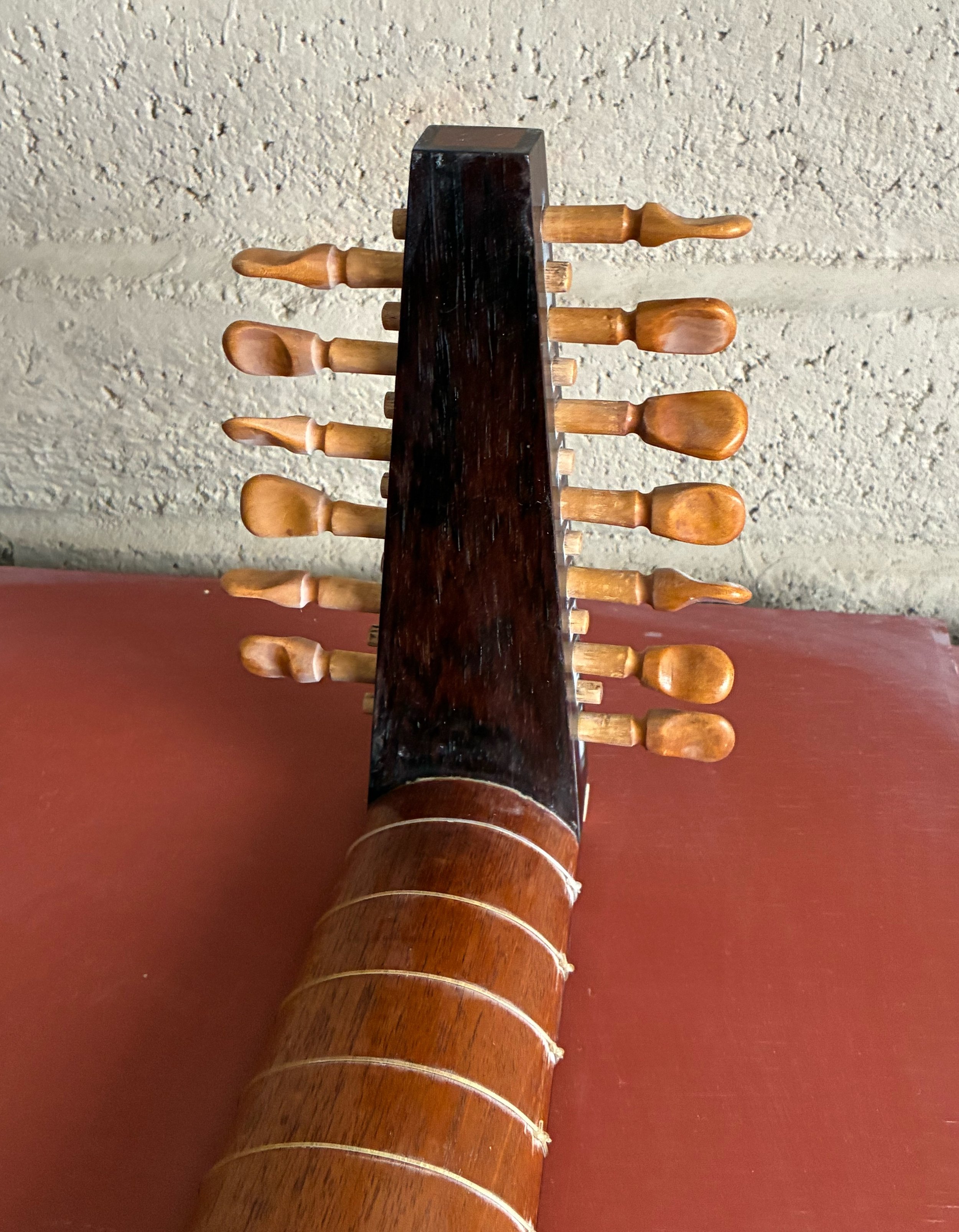 1971 James Bailey - lute neck and headstock.jpg