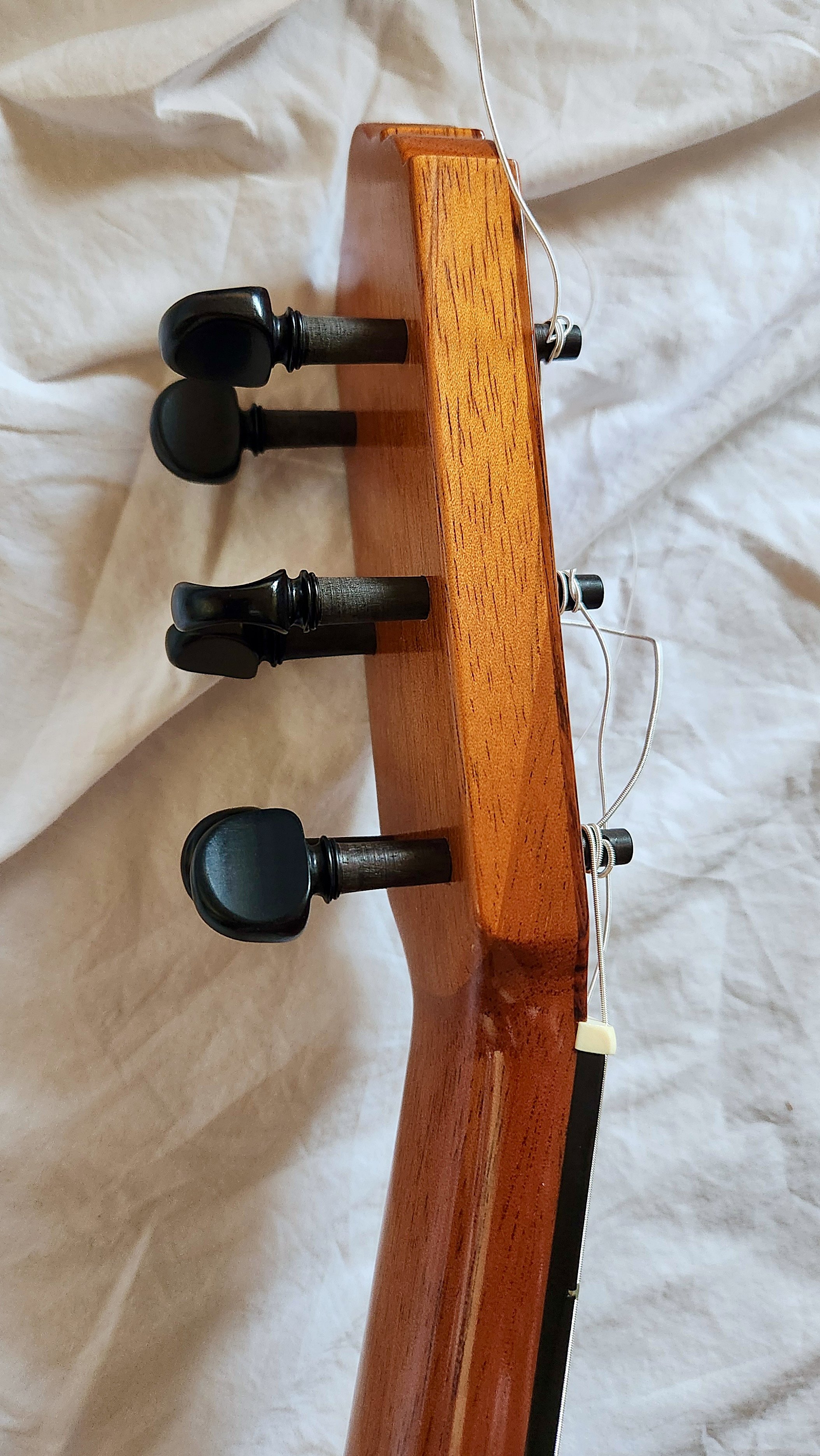 1986 Lester Devoe Fl-pegs-b.jpg